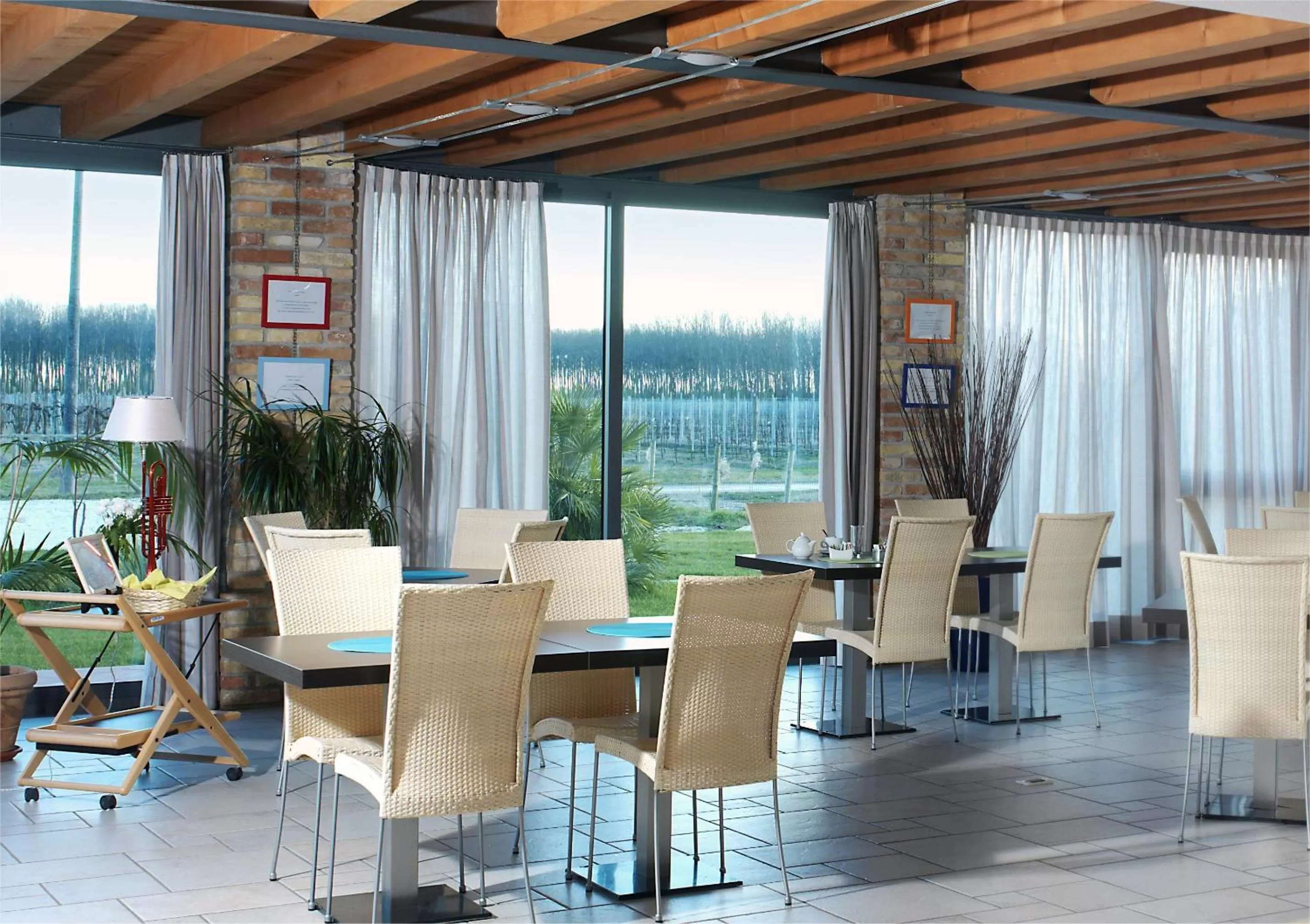 Library in Il Milione Country Hotel