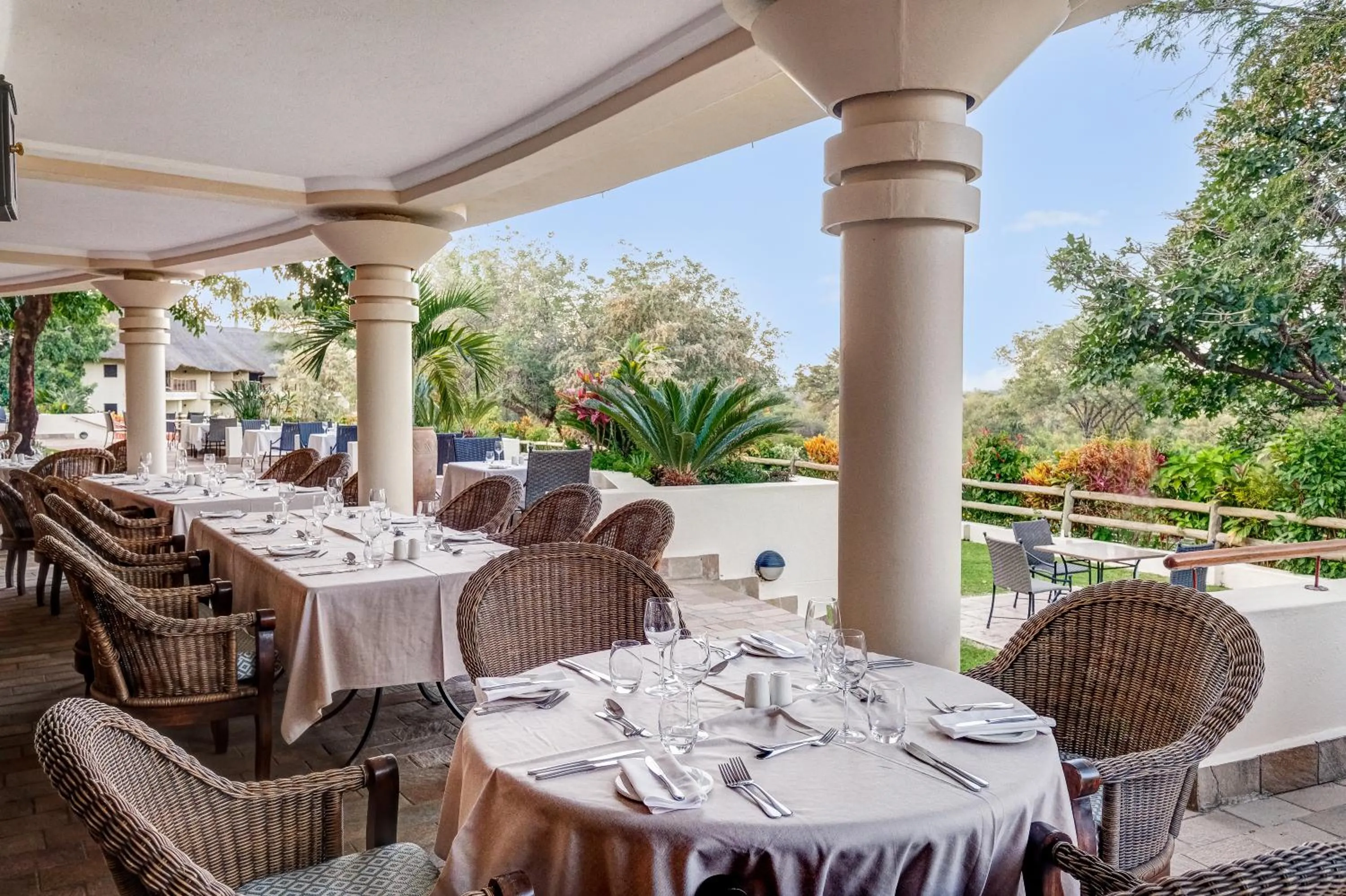 Restaurant/places to eat in Ilala Lodge Hotel