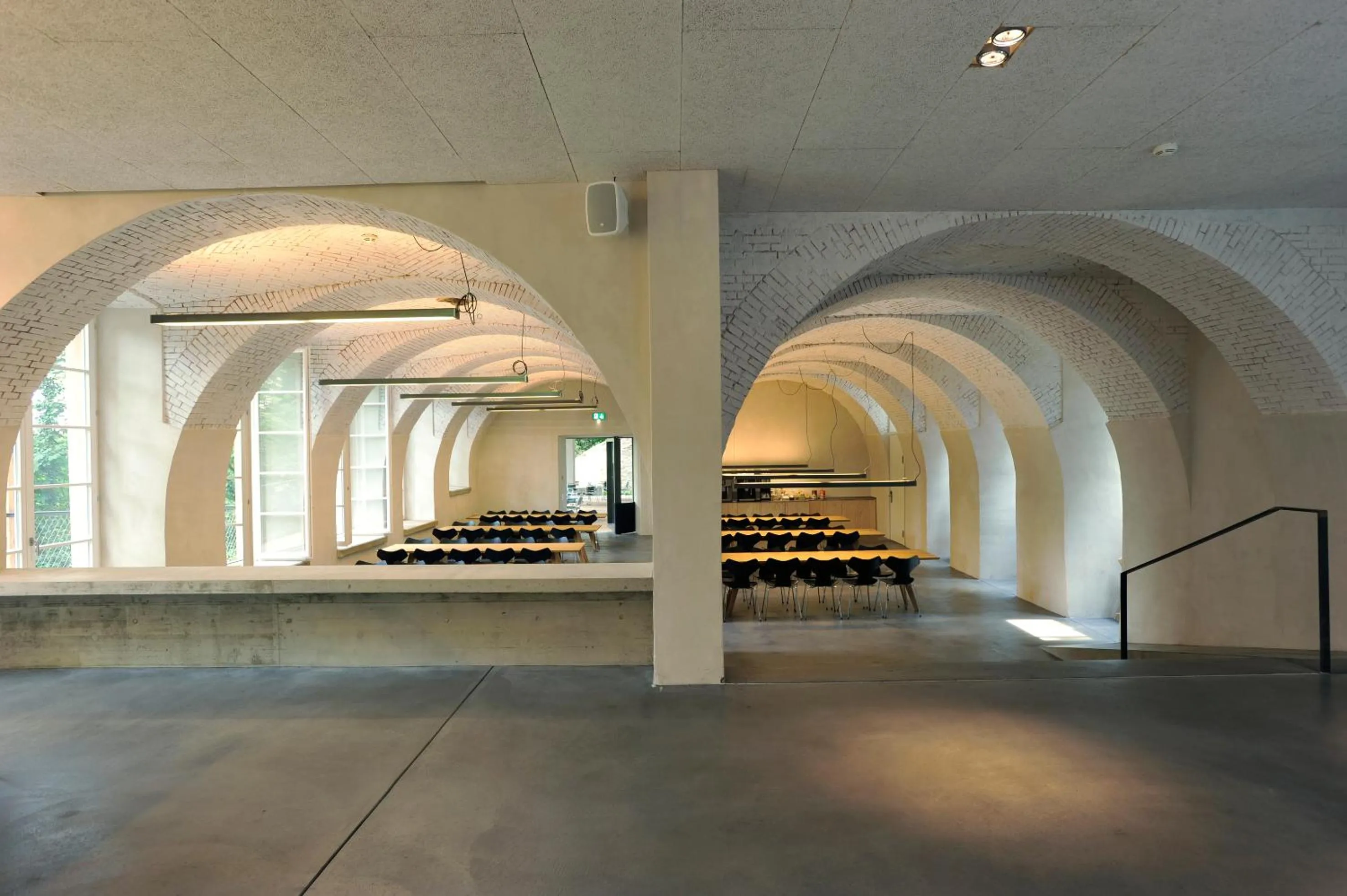 Restaurant/places to eat in Basel Youth Hostel