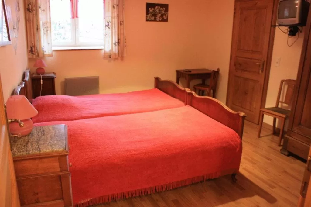 Twin Room with Private Bathroom in Le Jardin de Norah