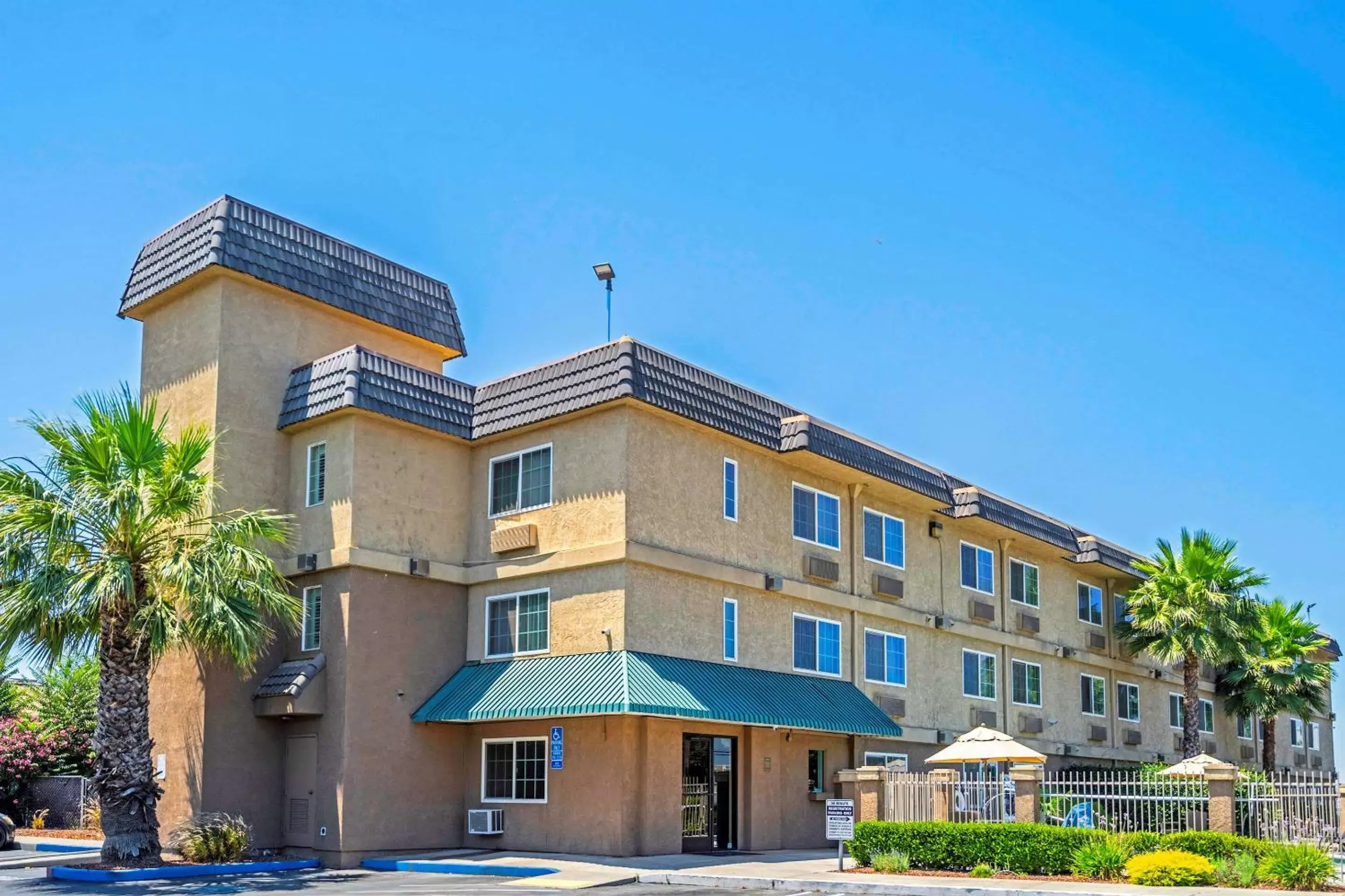 The Yosemite Inn The Yosemite Inn