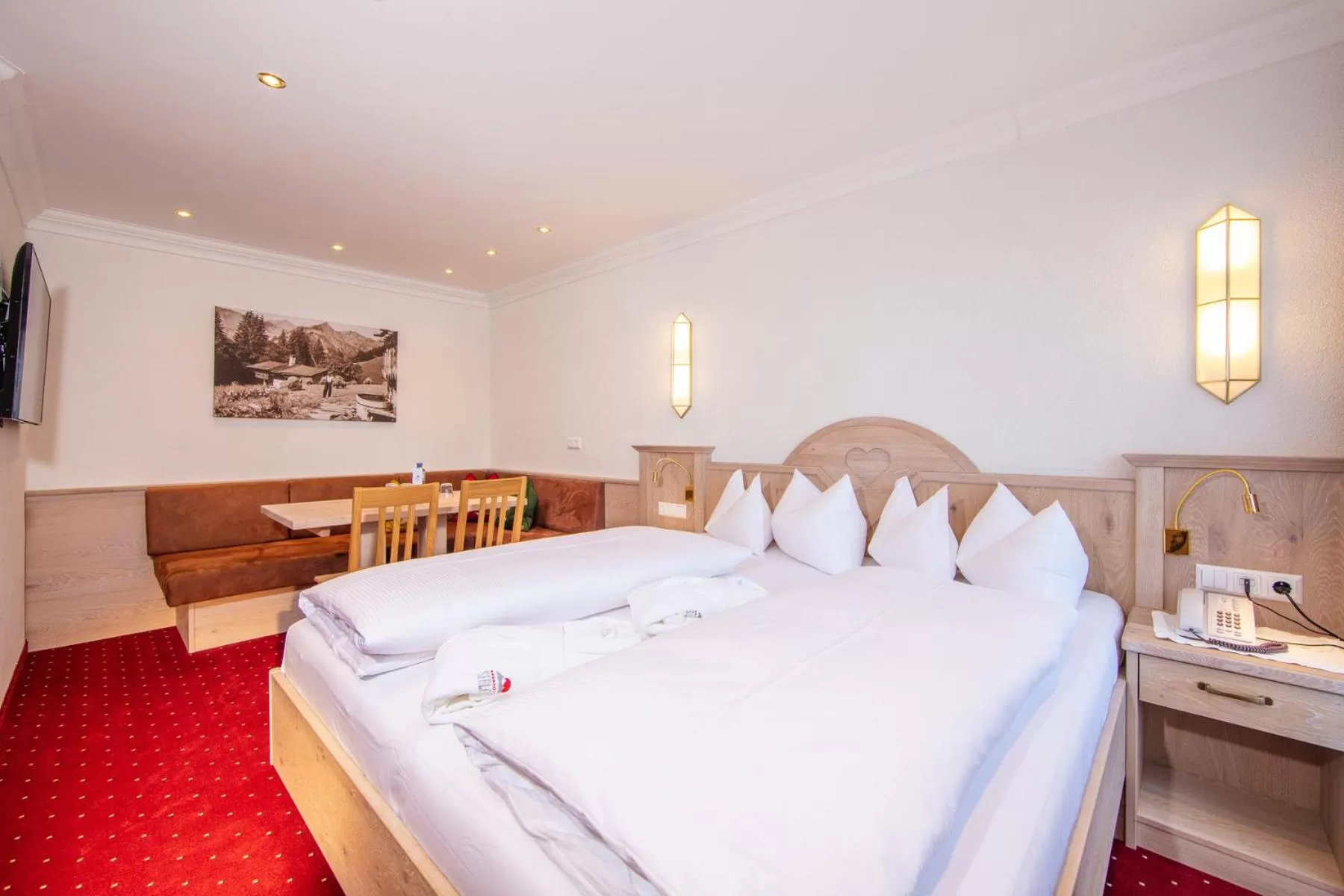 Photo of the whole room, Bed in Hotel Serles