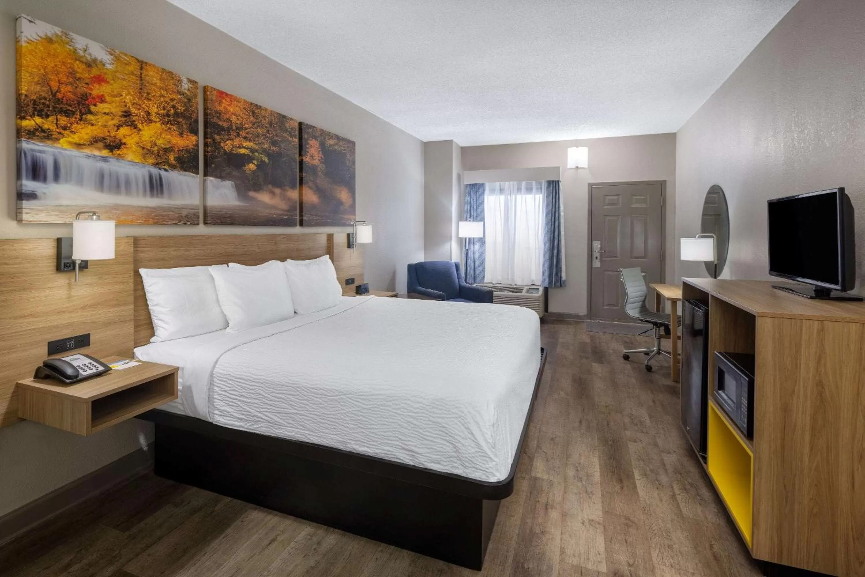 Bedroom, Bed in Days Inn by Wyndham Jackson