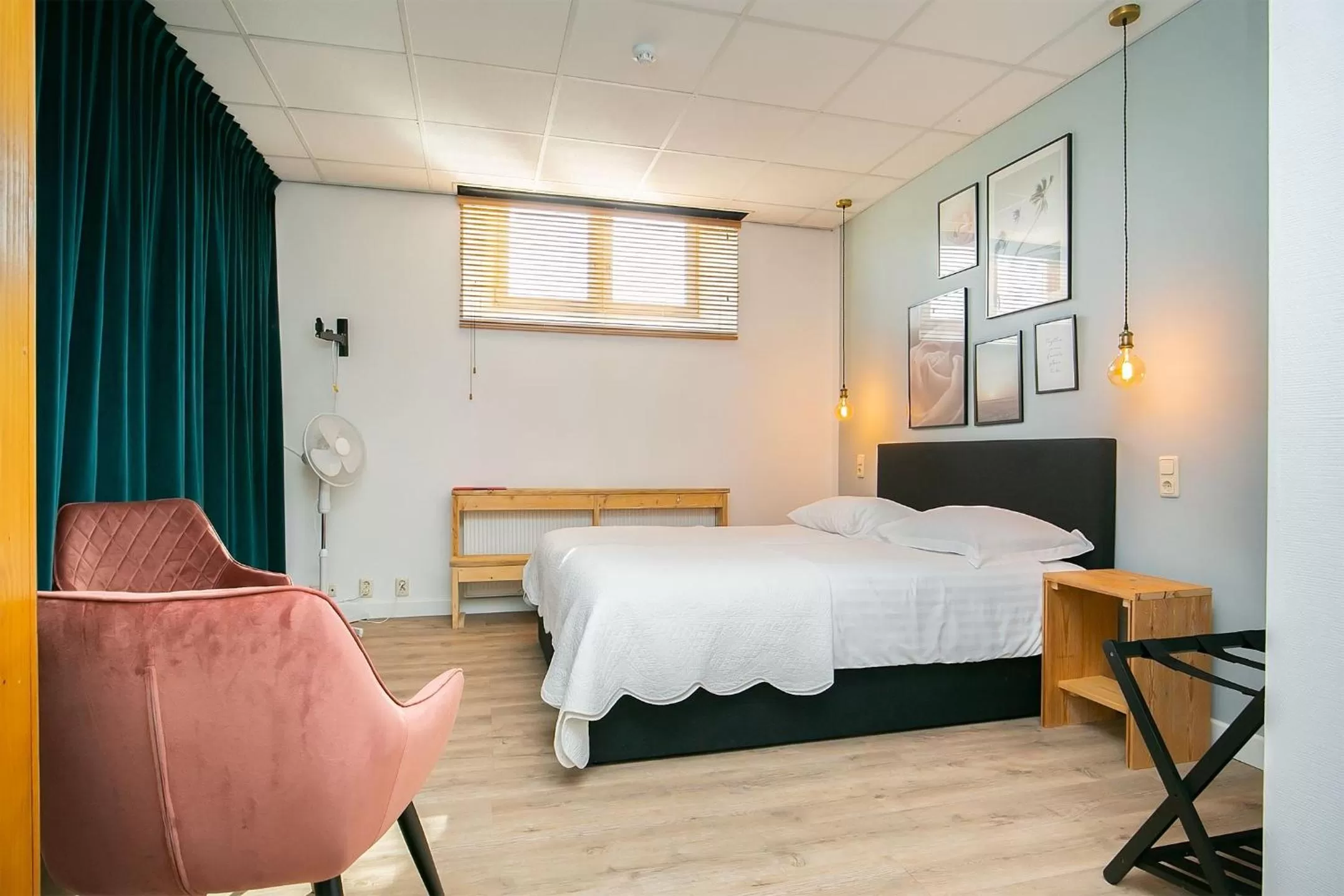 Bedroom, Bed in B&B Unieck