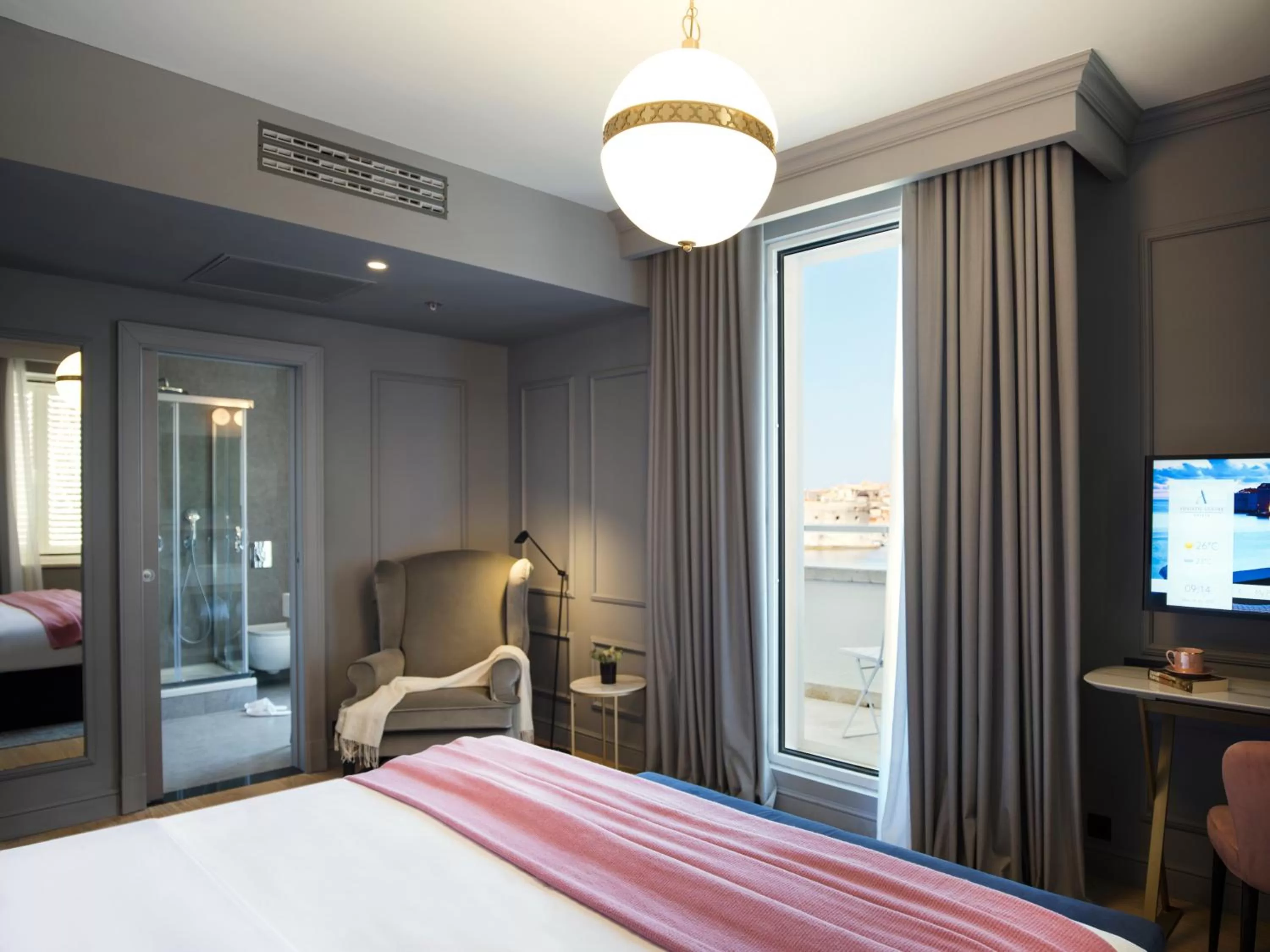 Bedroom, Bed in Hotel Excelsior