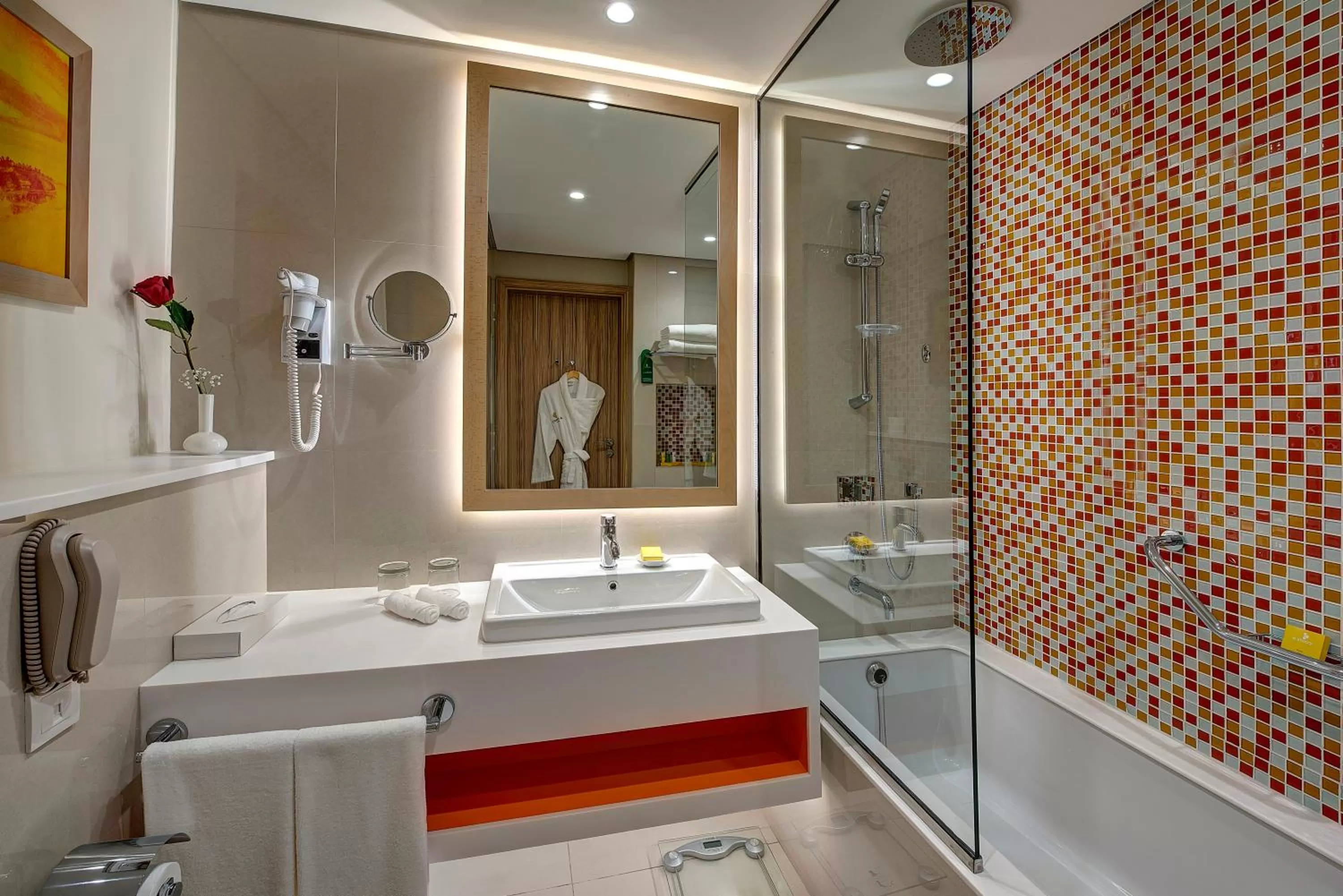 Shower in Al Khoory Atrium