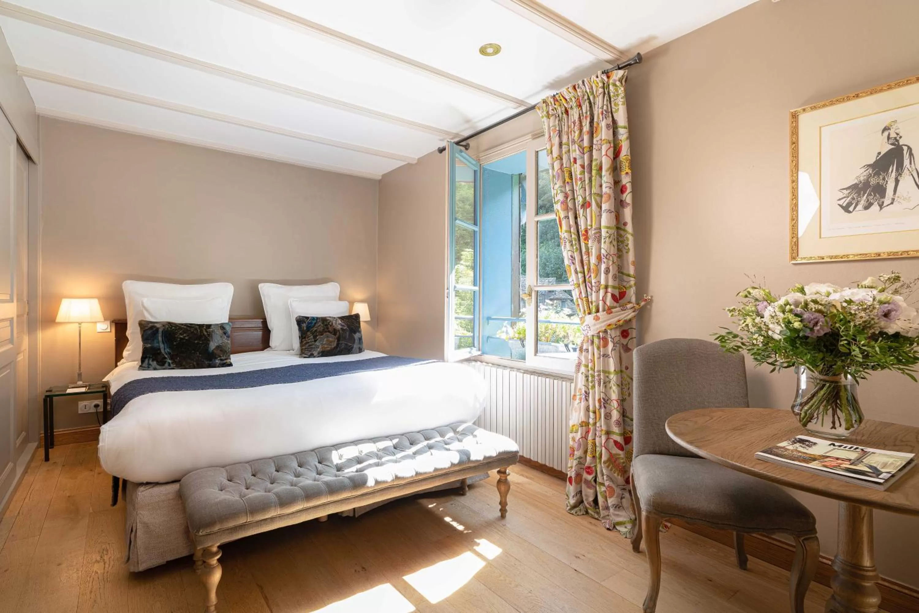 Photo of the whole room, Bed in La Ferme Saint Simeon Hotel & Spa - Relais & Chateaux