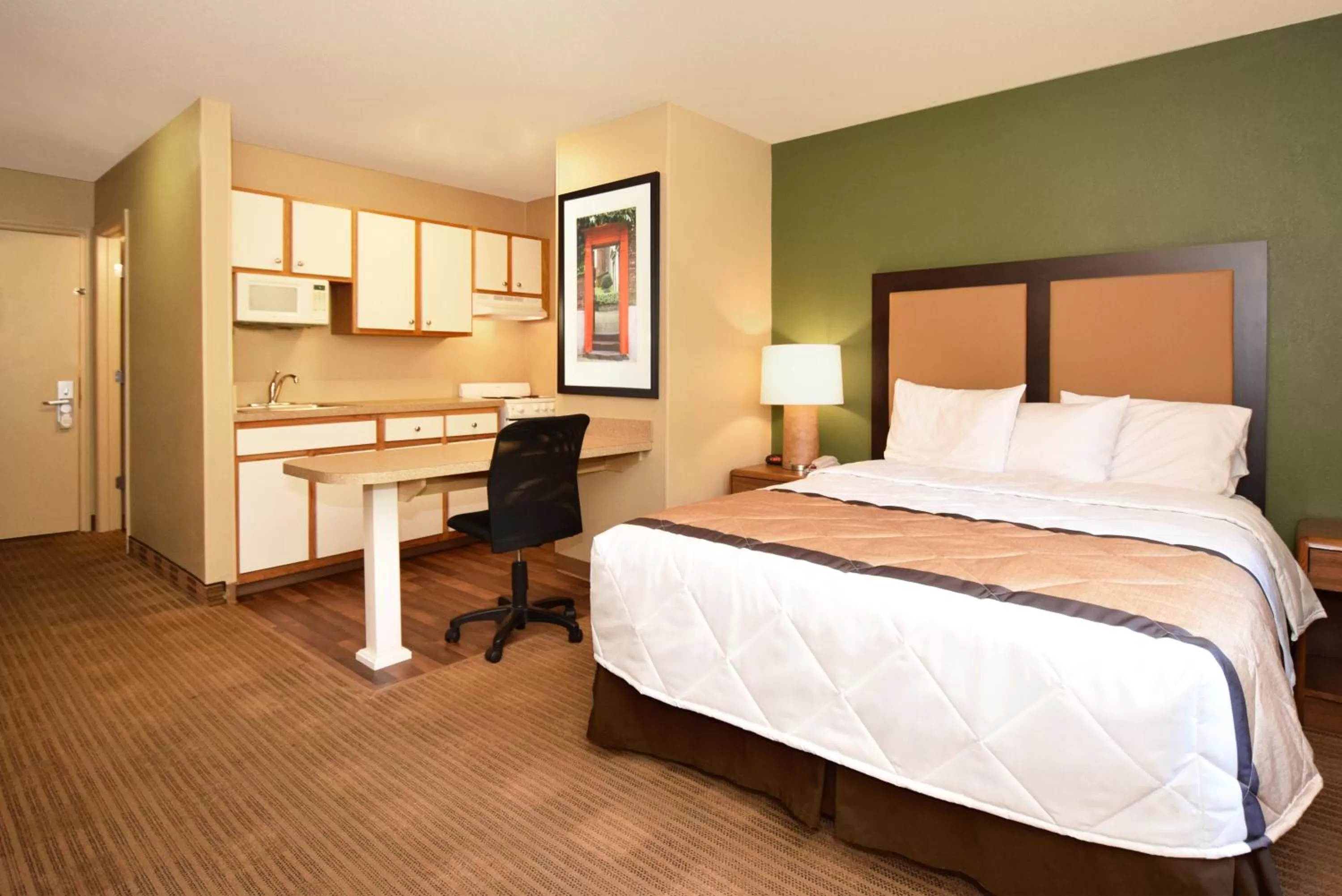 Bed in Extended Stay America Select Suites - Dallas - Farmers Branch