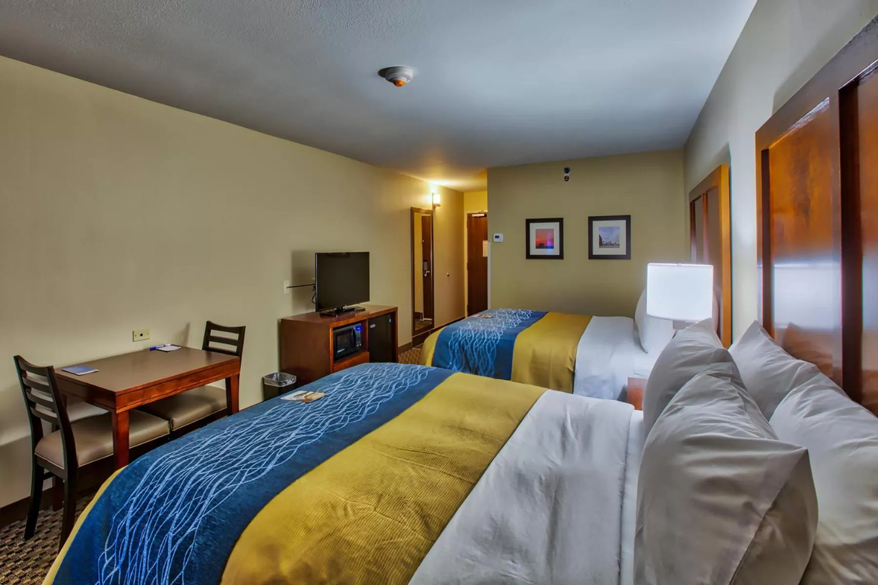 Queen Room with Two Queen Beds - Non-Smoking in Comfort Inn Edwardsville - St Louis