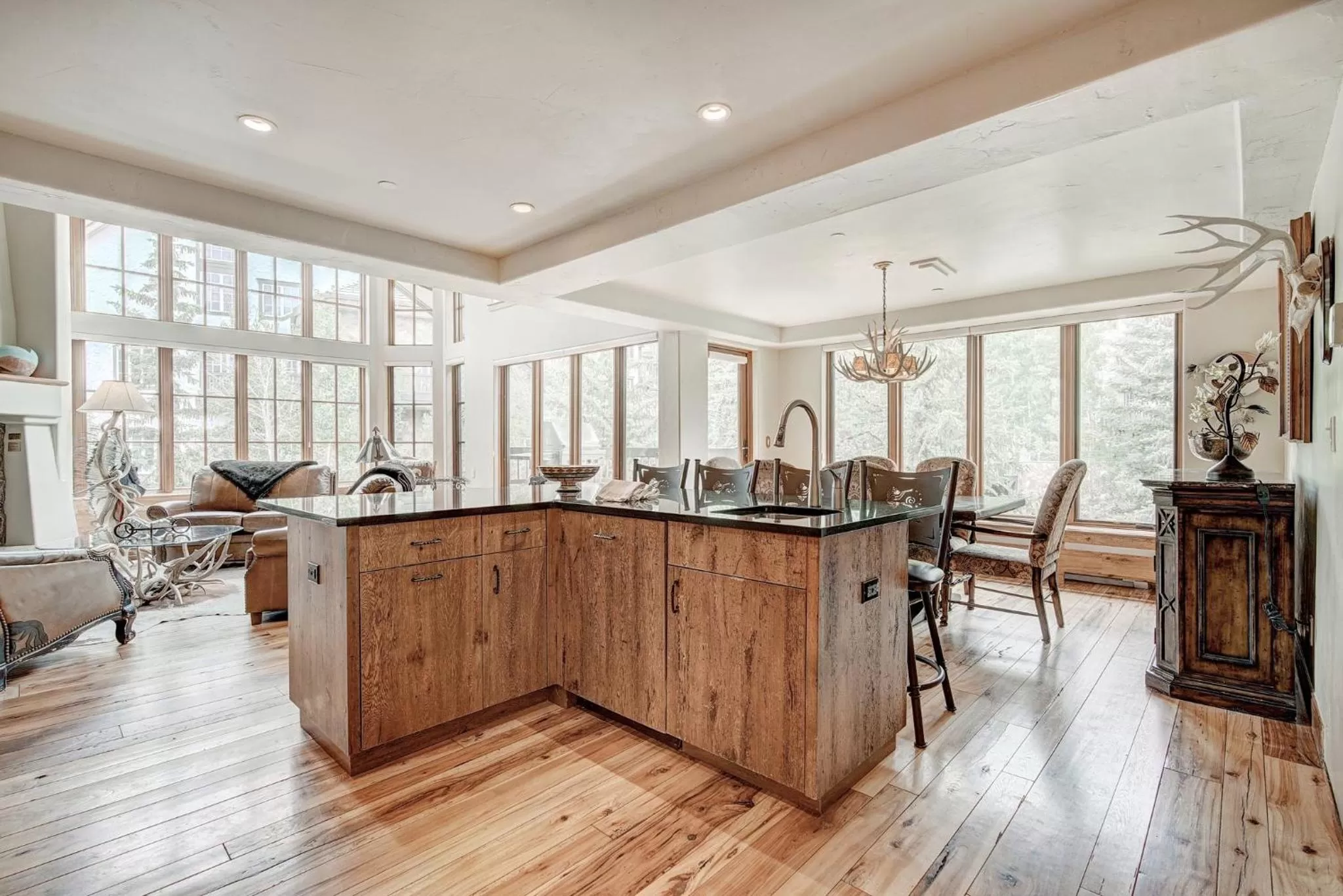 Kitchen or kitchenette in The Pines Lodge, a RockResort, by Vail Resorts