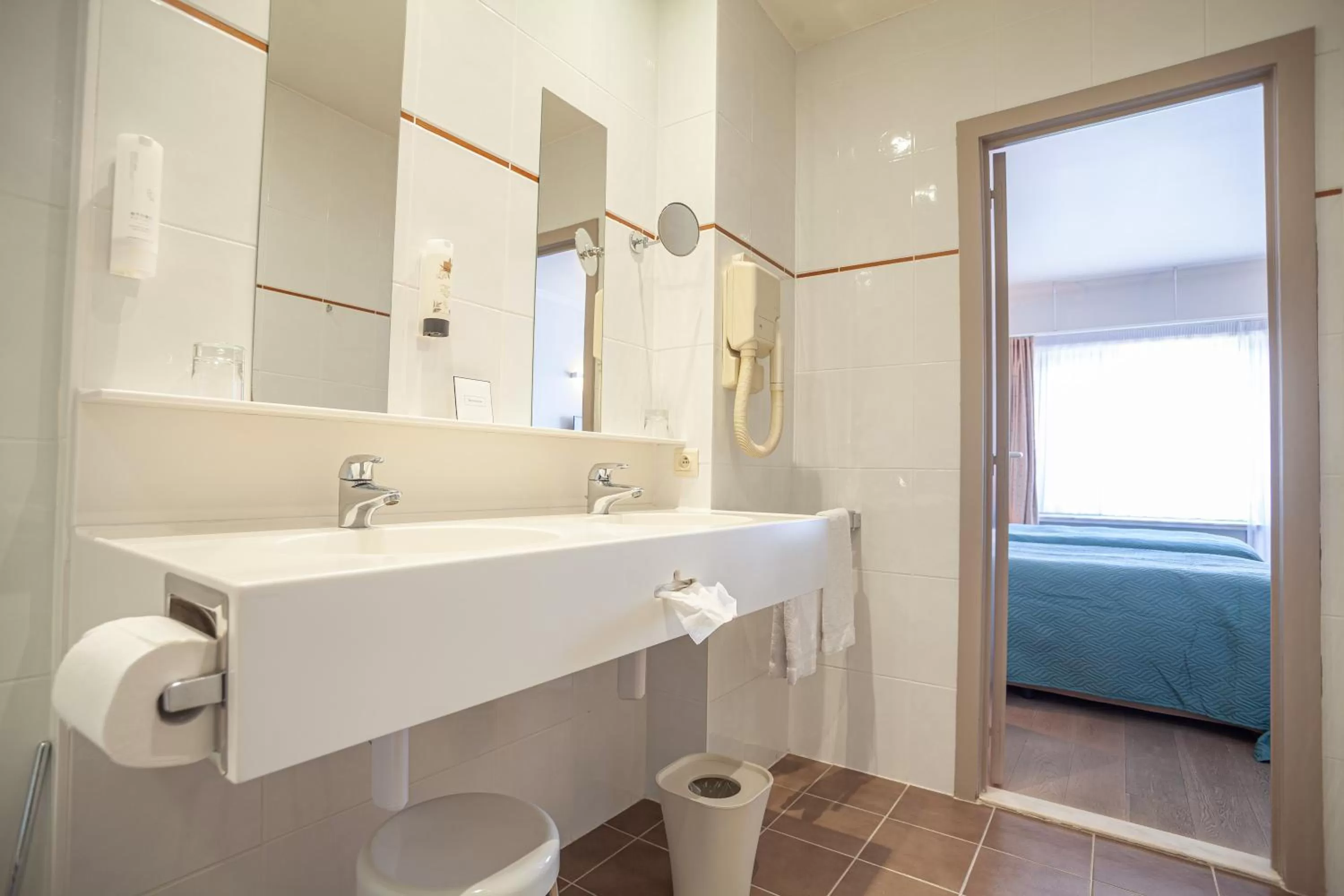 Bathroom, Bed in Hotel Monaco Zeebrugge Beach by Rikas Hotels