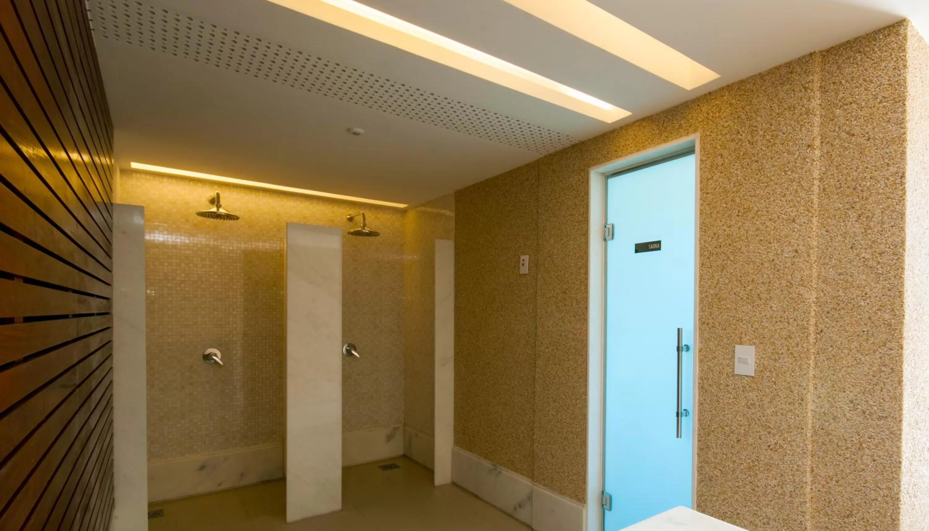 Property building in Américas Granada Hotel