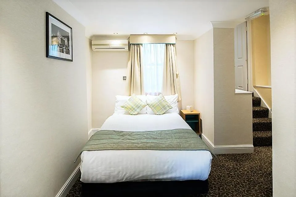 Bed in Astors Belgravia