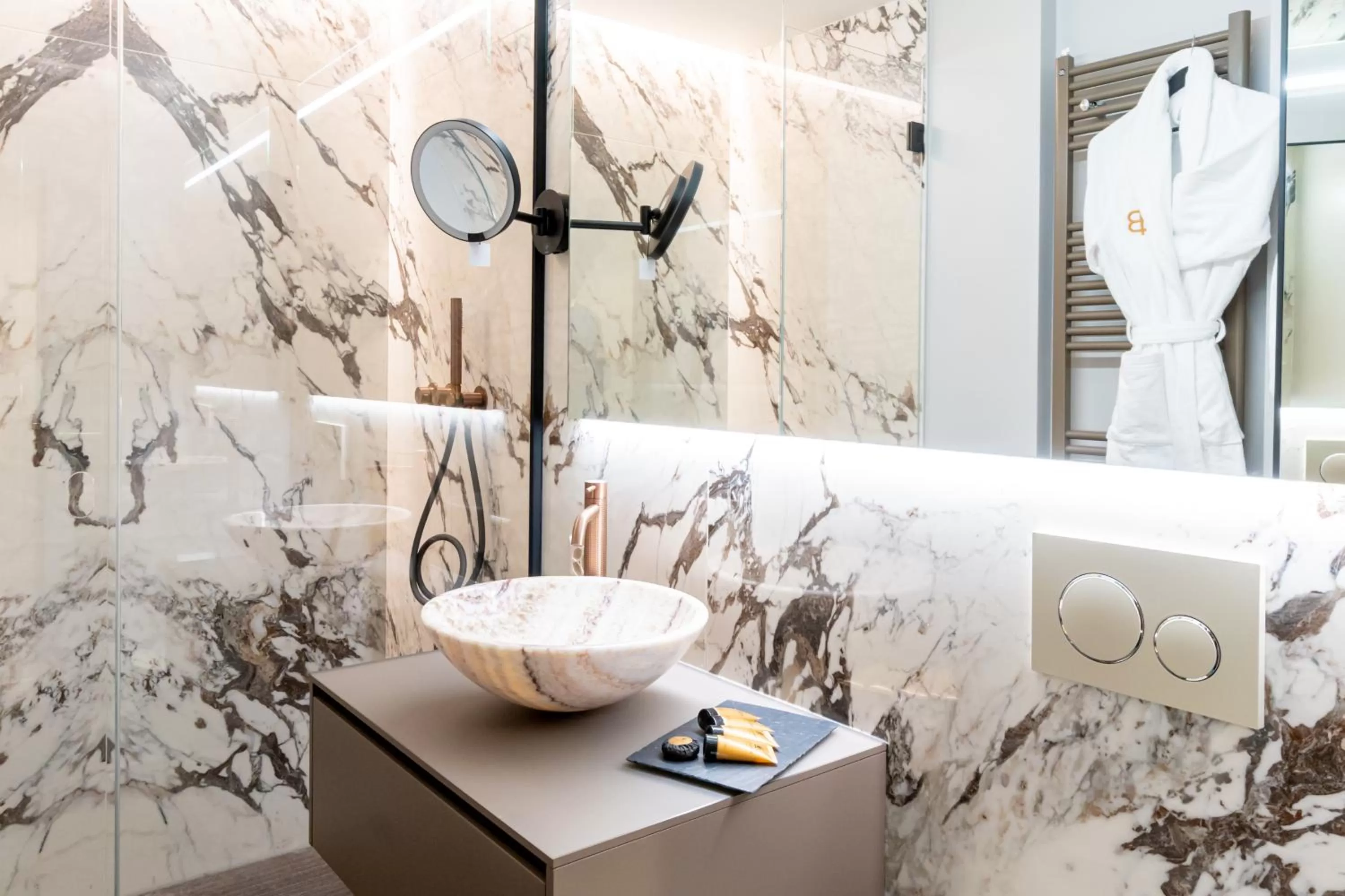 Bathroom, Bed in Smart Hotel Binario - Self Check-In