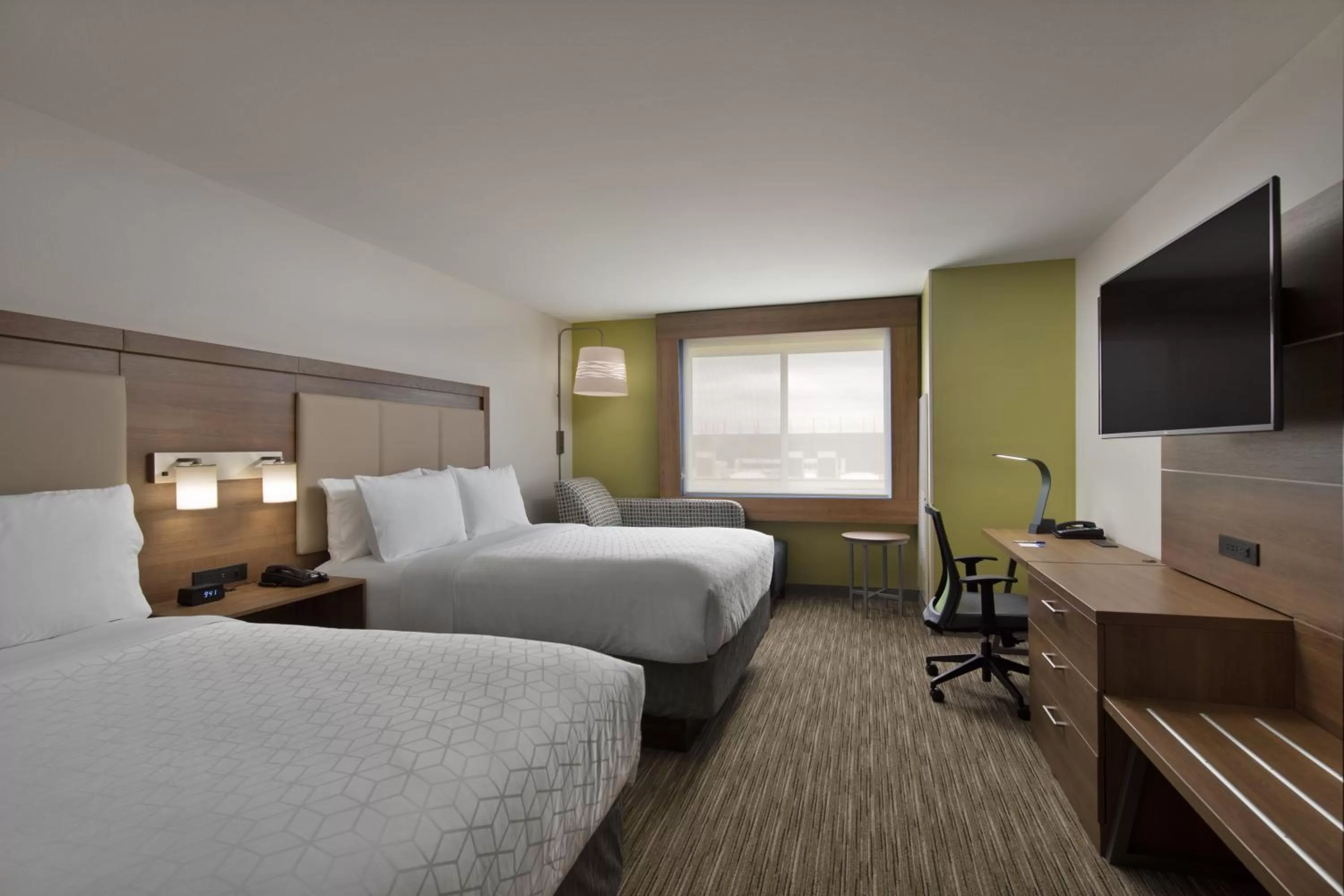 Photo of the whole room, Bed in Holiday Inn Express & Suites - Portland Airport - Cascade Stn by IHG