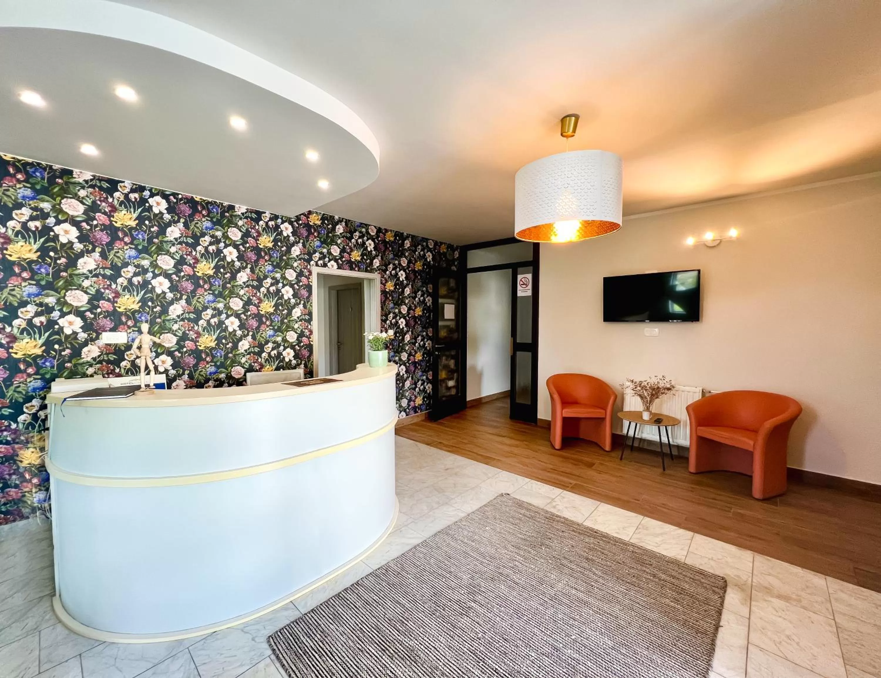 Lobby or reception in HOP HOUSE Garni Hotel