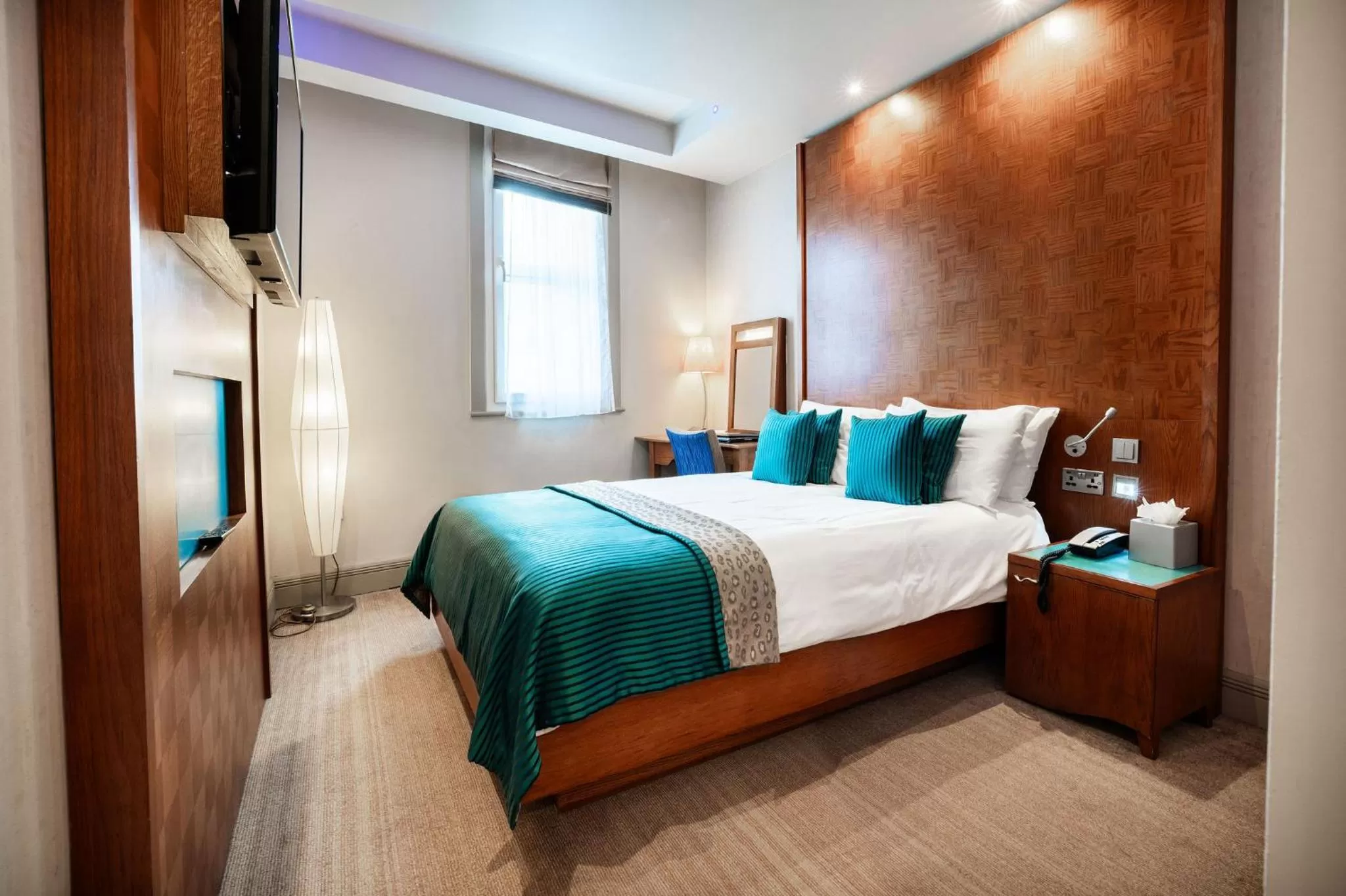 Bedroom, Bed in The Royal Yacht