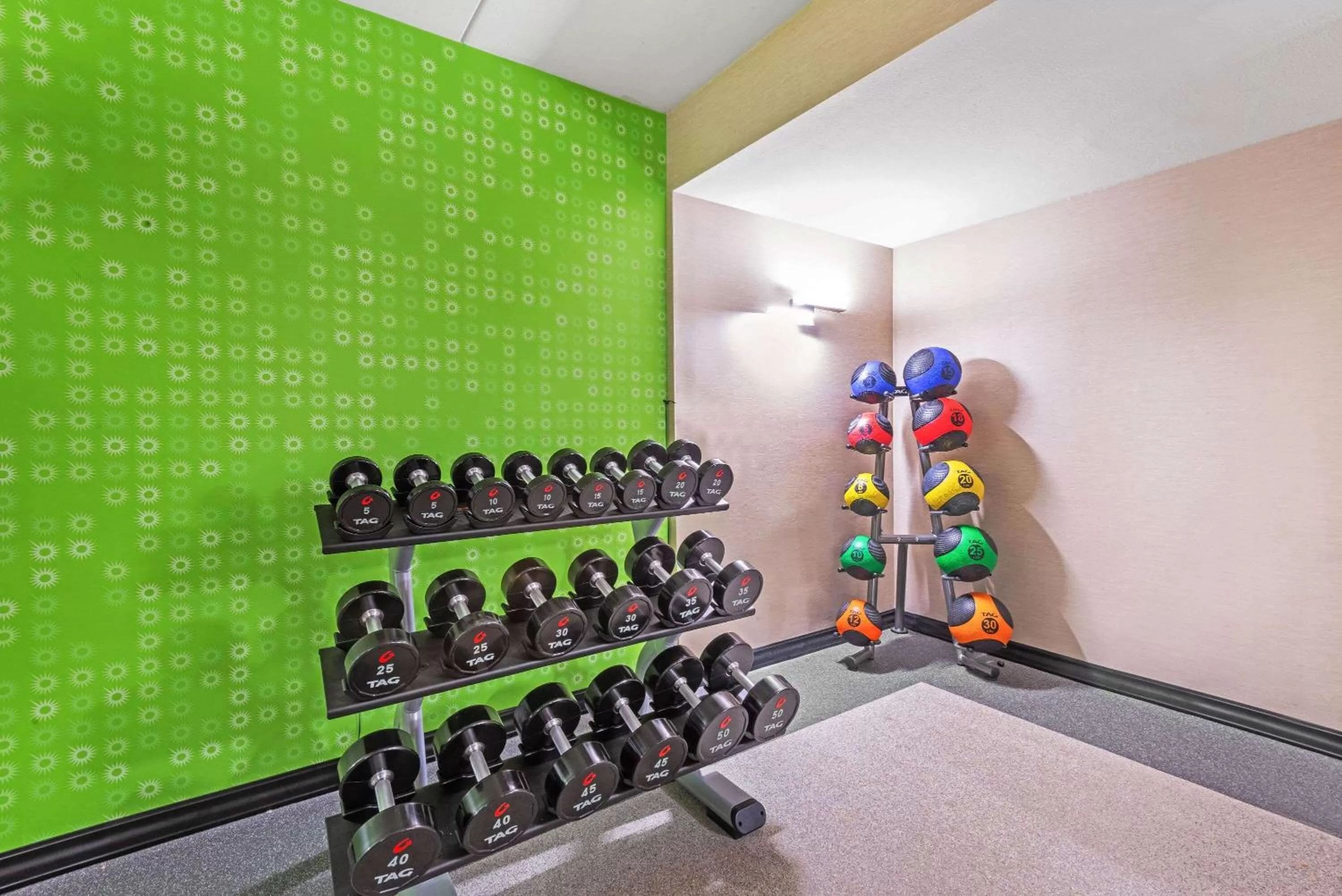 Fitness centre/facilities in La Quinta by Wyndham Jamestown