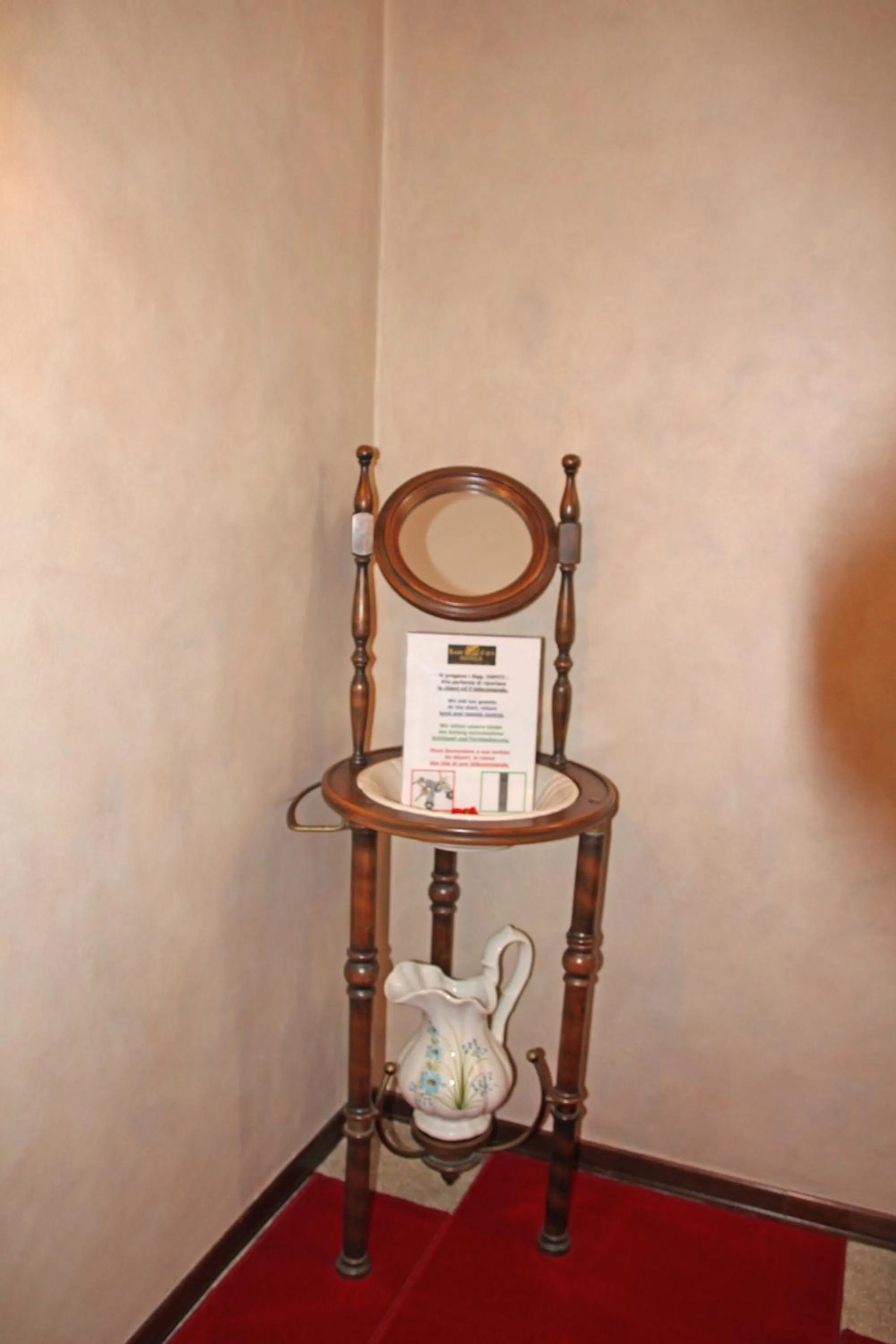 Decorative detail in Albergo Ristorante Leon d'Oro