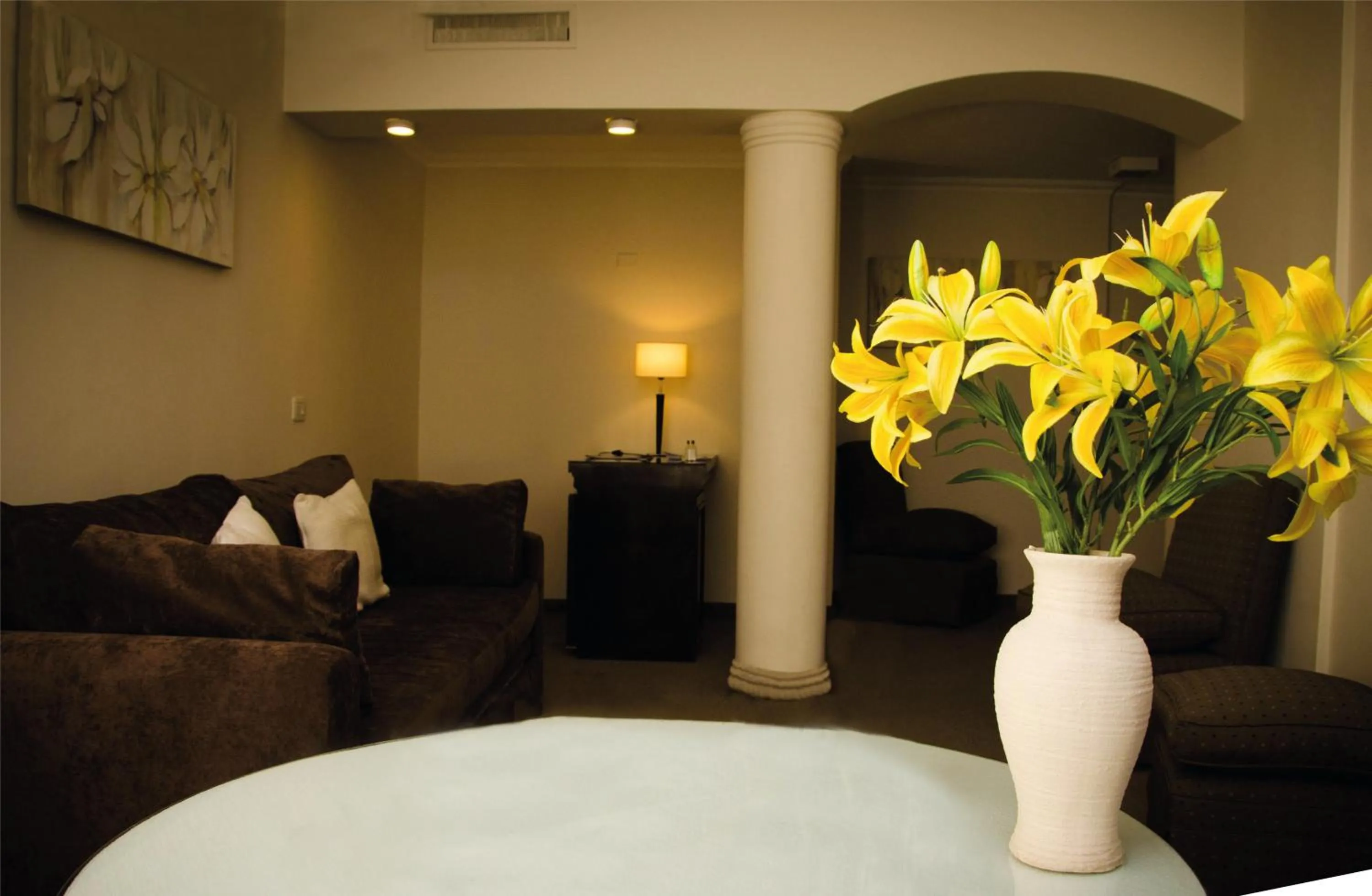 Dining area in Hotel Premier