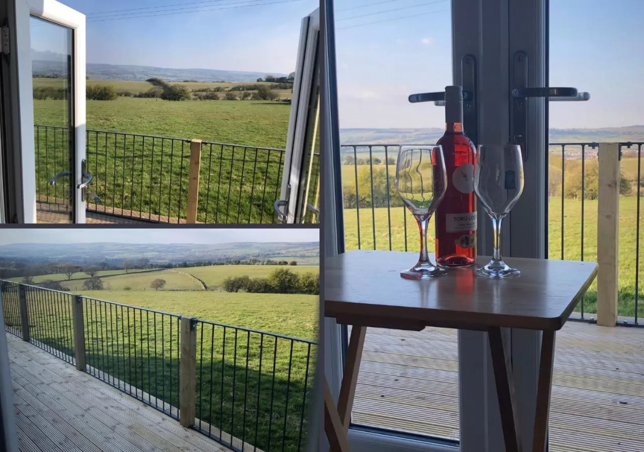 Balcony/Terrace in Chevin End Guest House