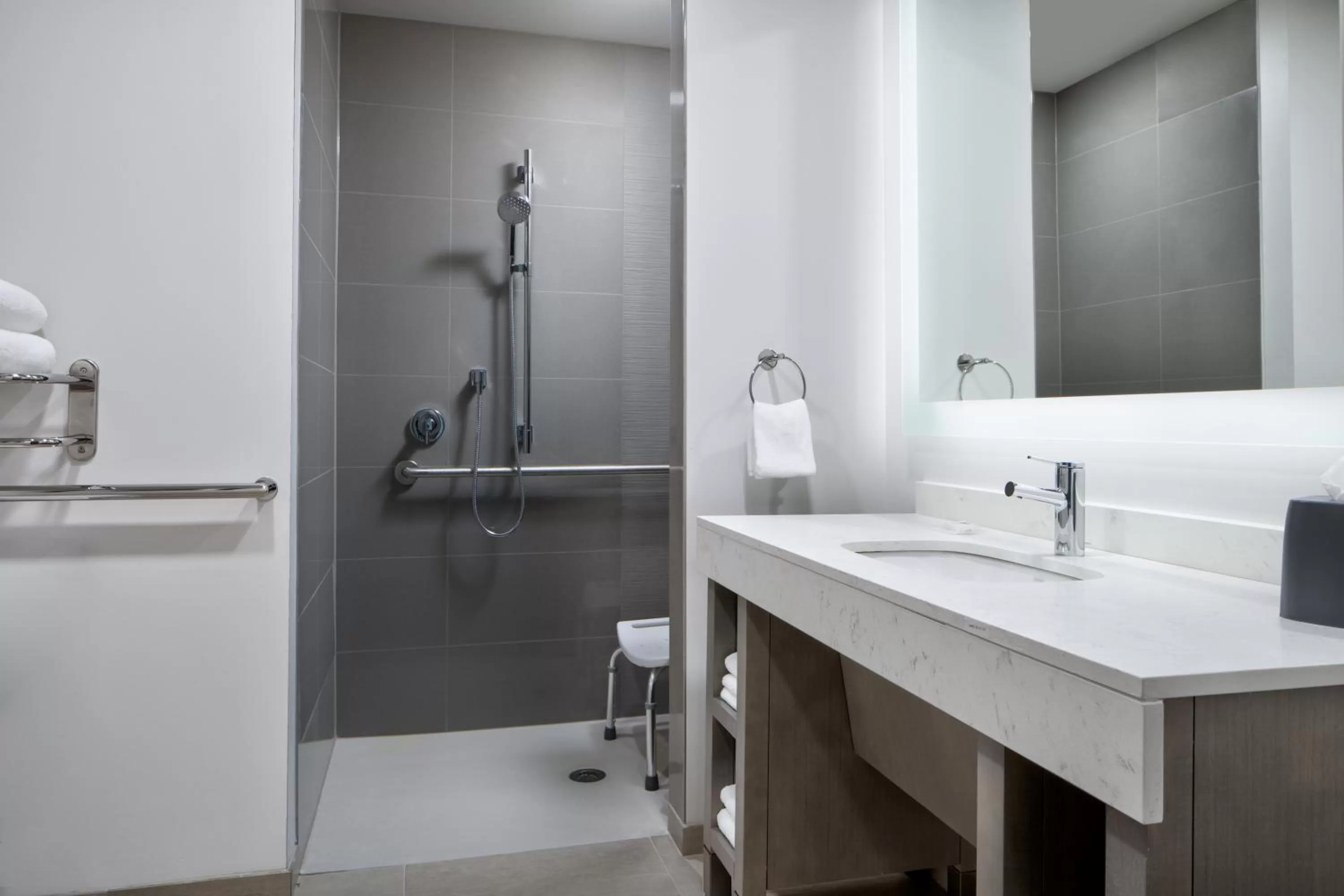 Bathroom in Hyatt House Denver Aurora Anschutz Medical Campus