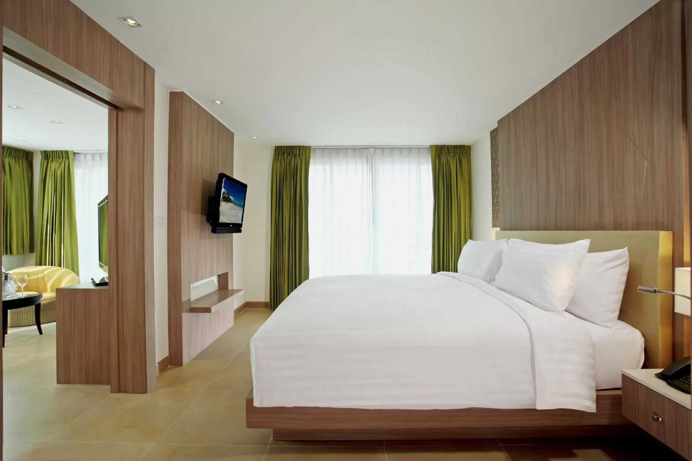 Photo of the whole room, Bed in Centara Pattaya Hotel