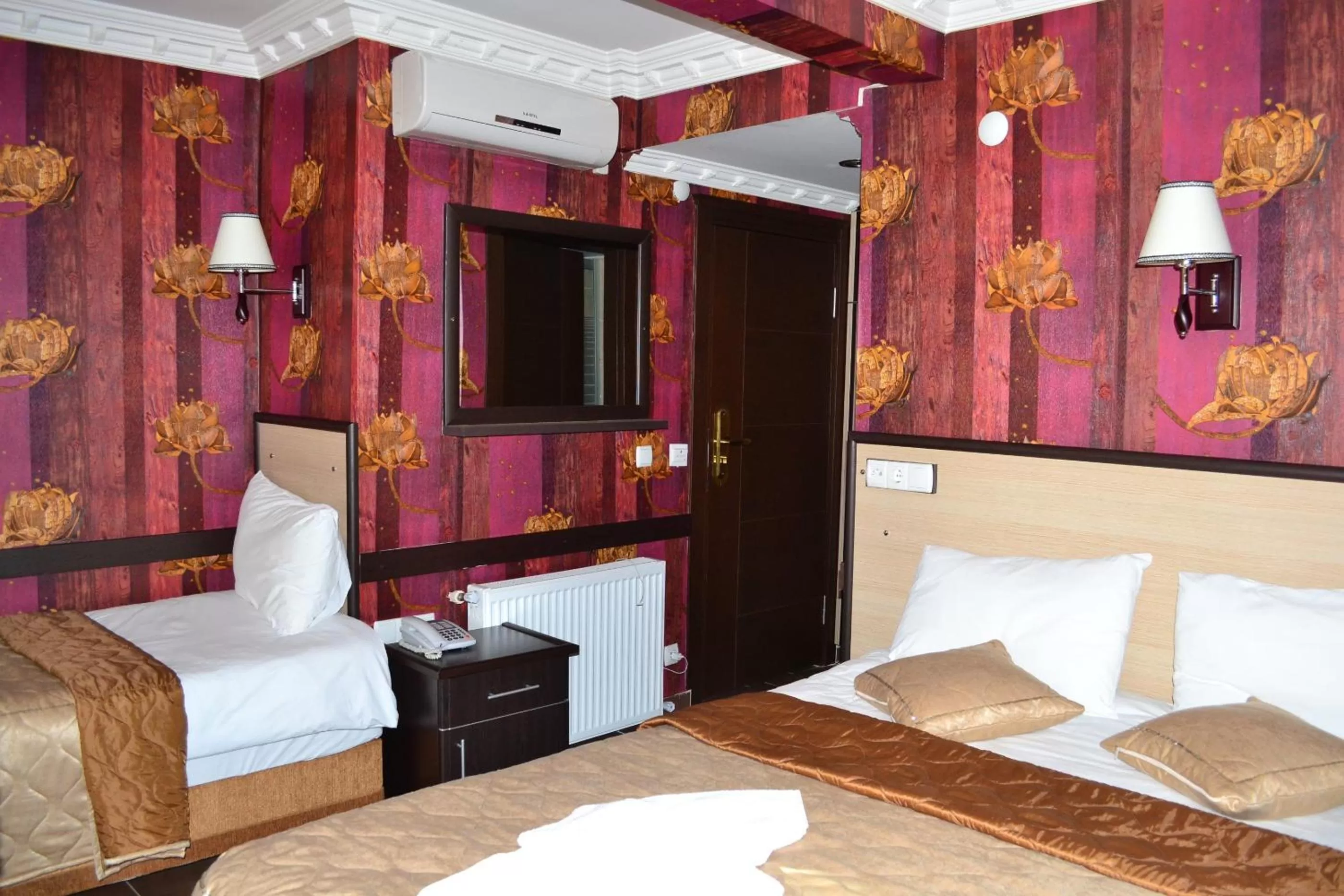 Photo of the whole room, Bed in Ares Hotel