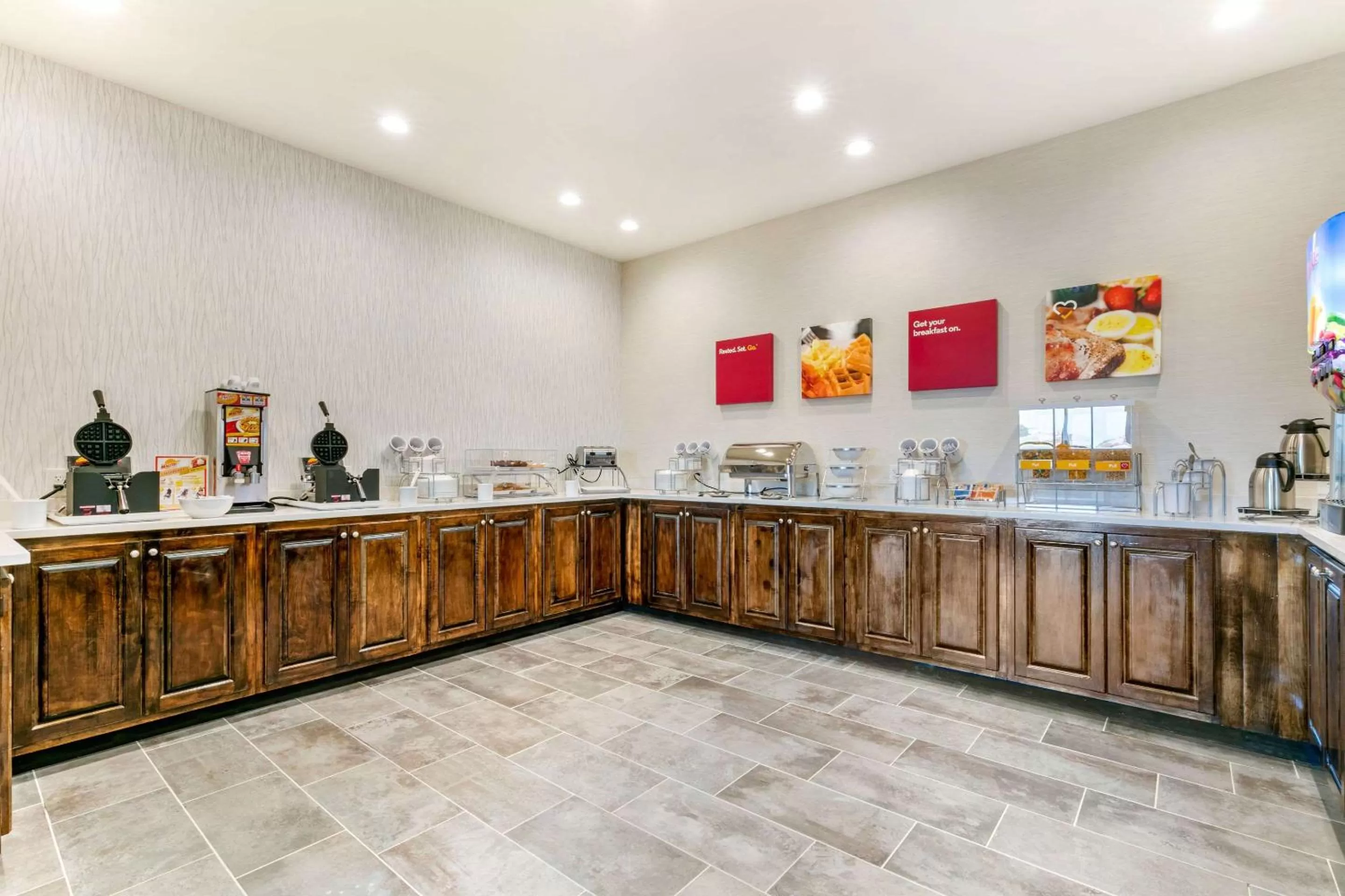 Restaurant/places to eat in Comfort Suites North Tupelo