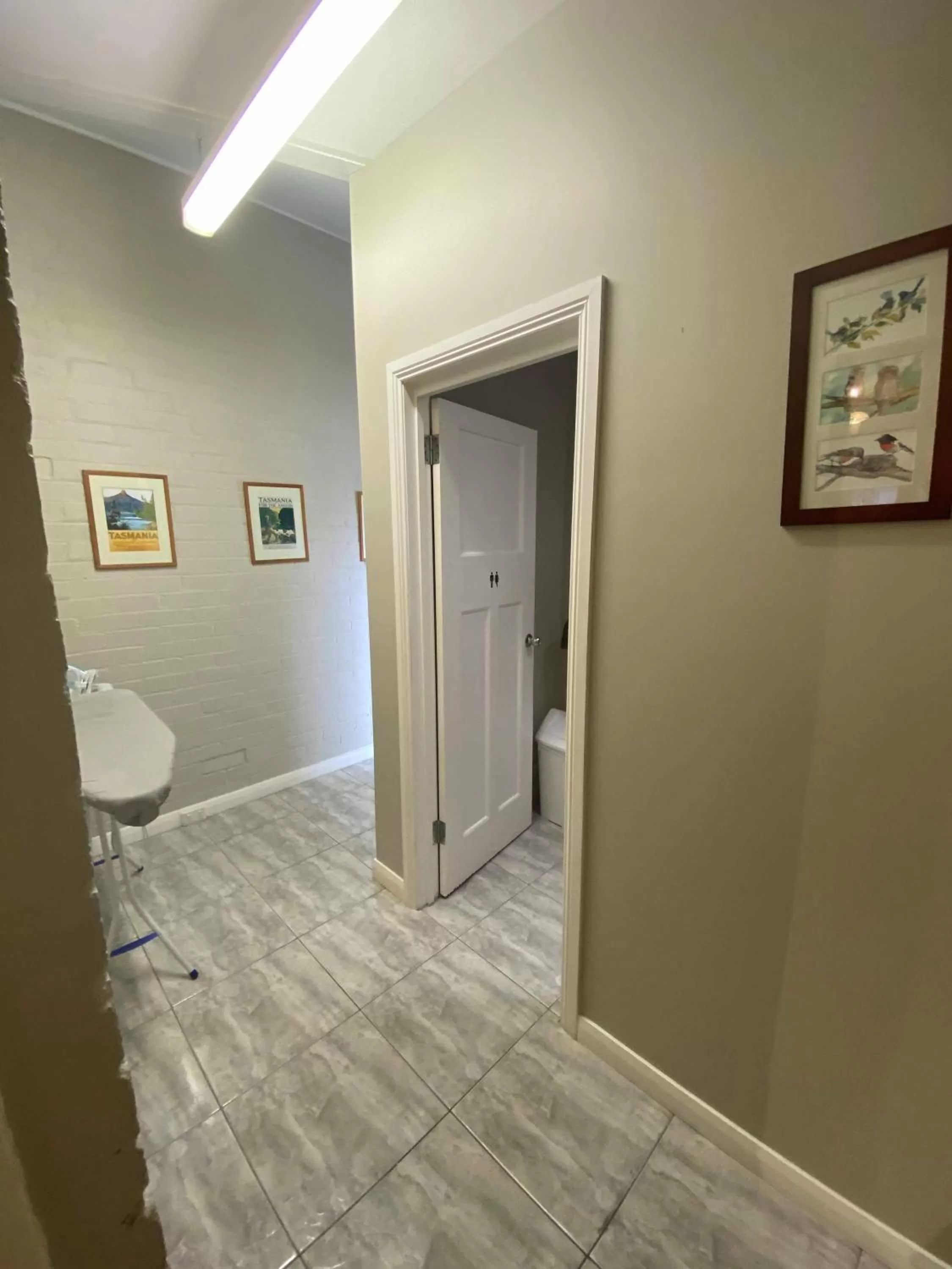 Bathroom in Edinburgh Gallery Bed & Breakfast