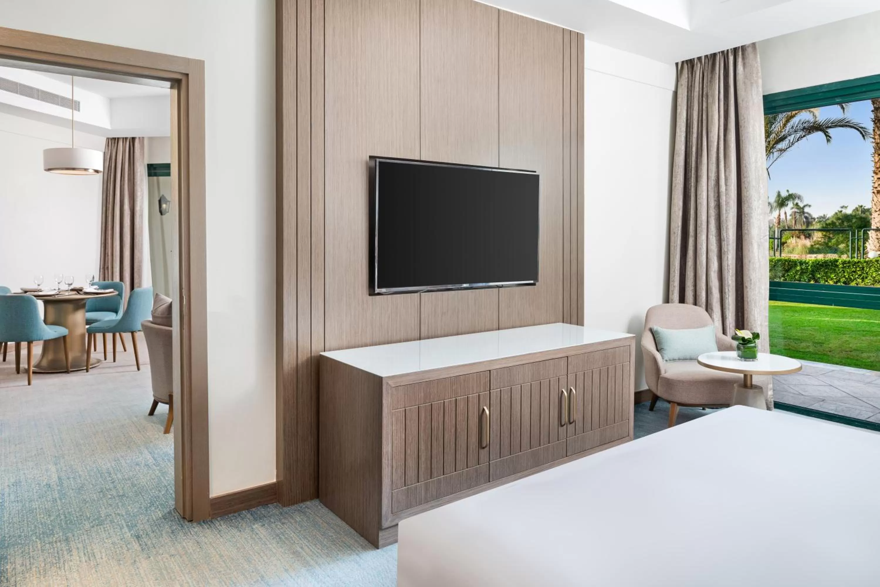 TV and multimedia, Bed in Hilton Pyramids Golf