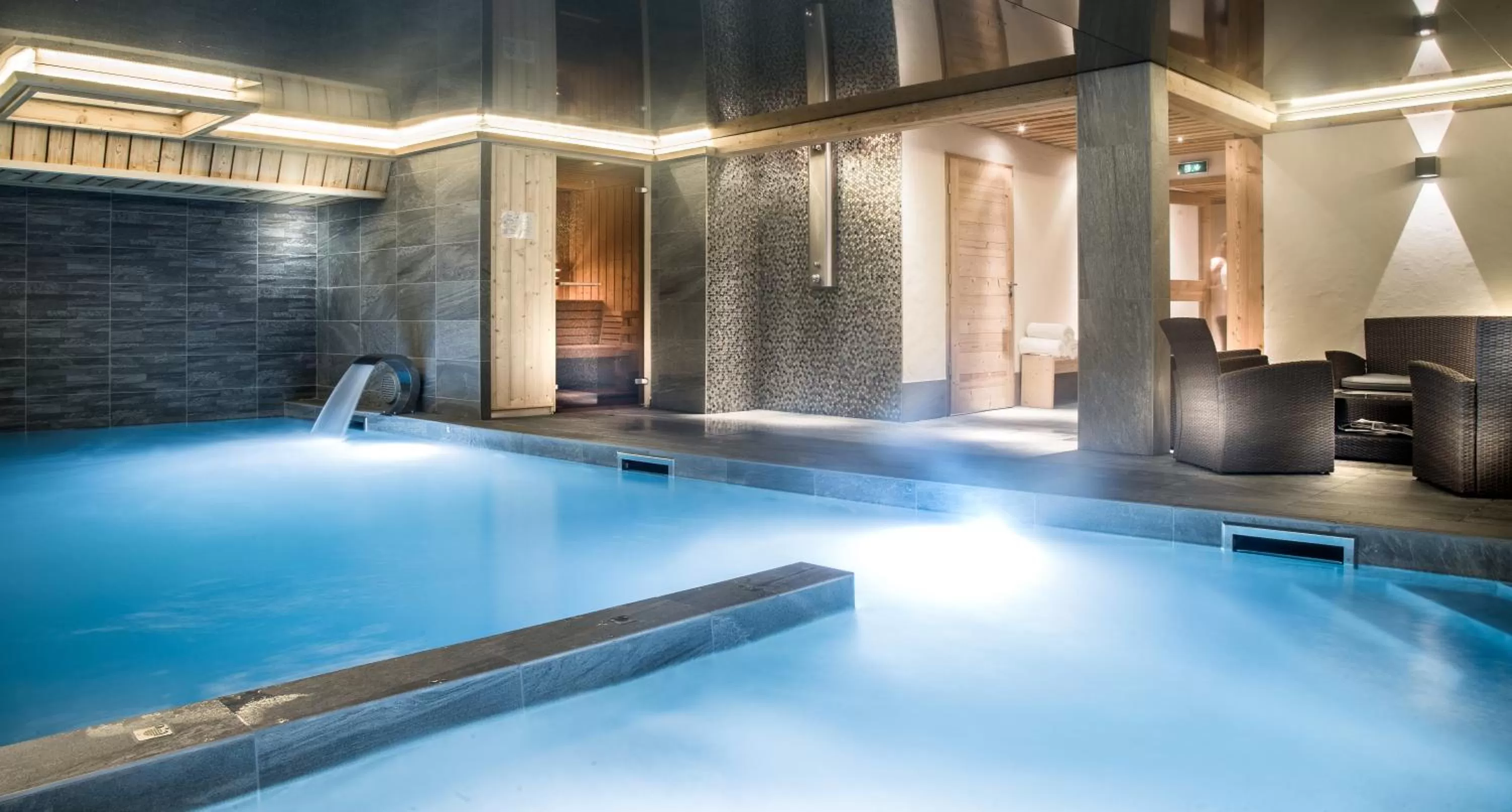 Hot Tub in Les Cimes