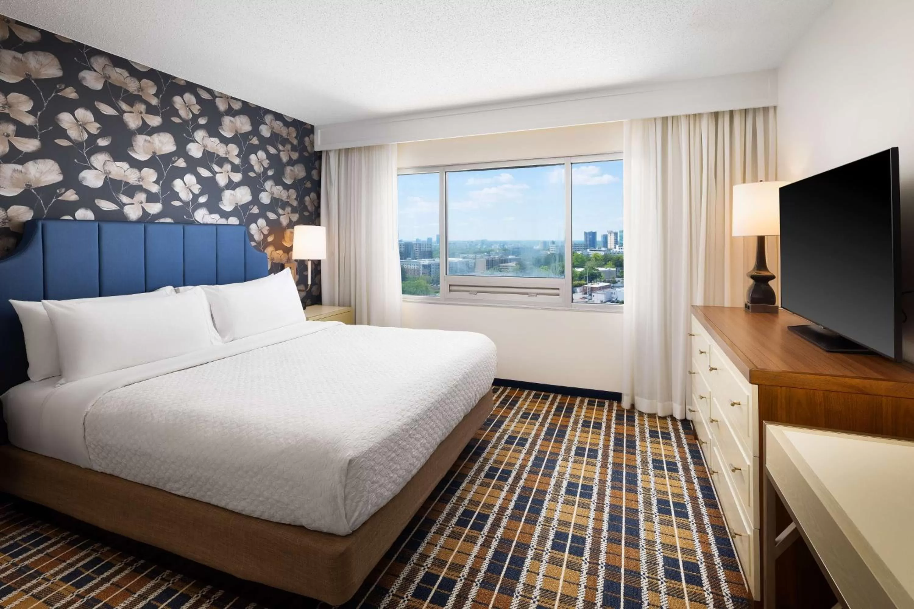 Bed in Embassy Suites by Hilton Atlanta Buckhead