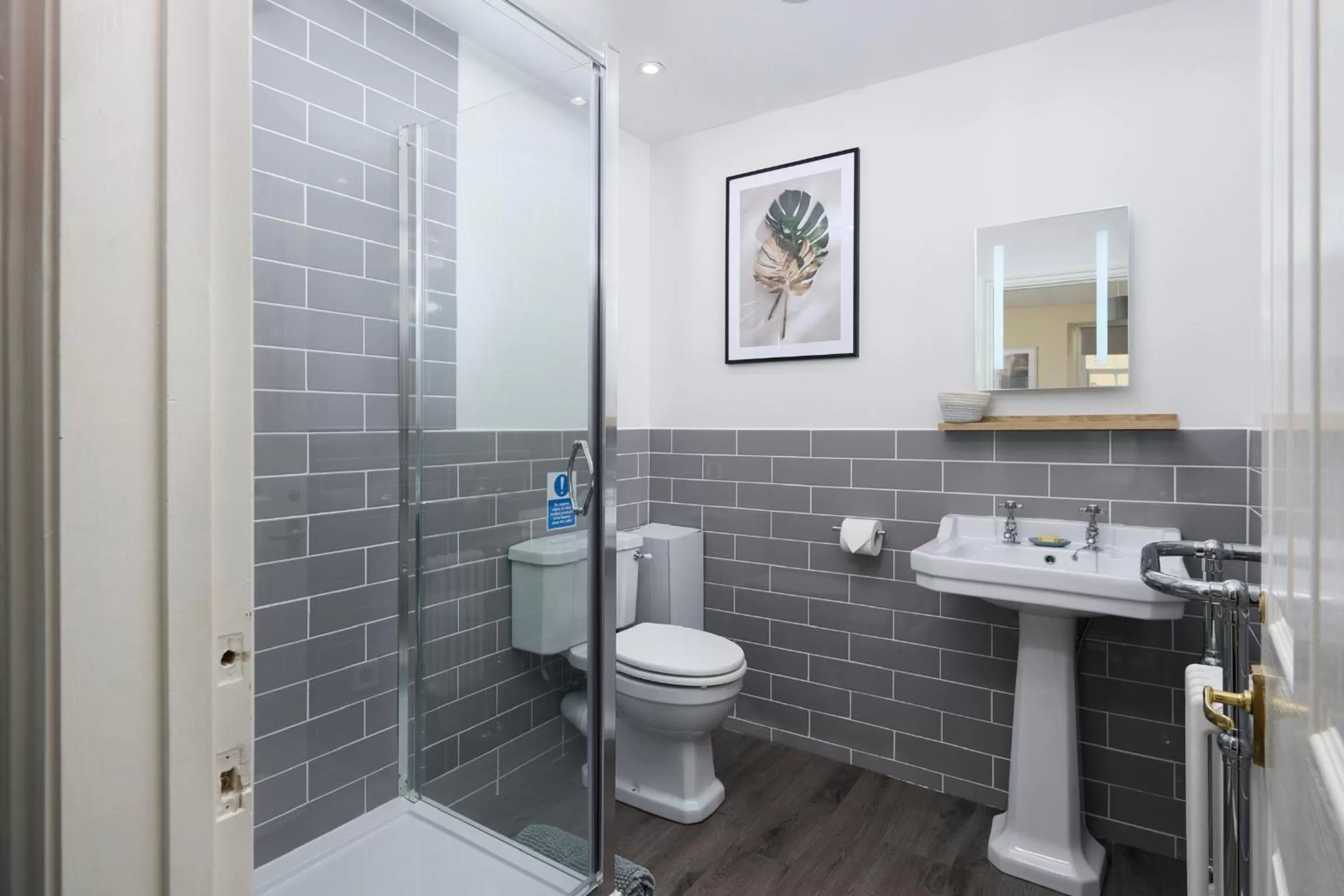 Bathroom in The White Hart Hotel