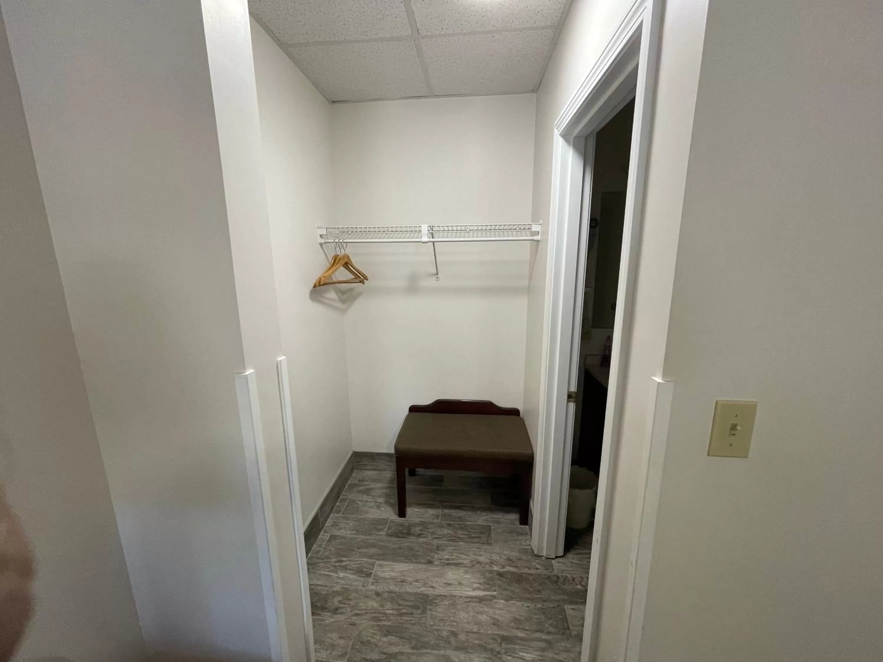 Bathroom in Colonial Motel