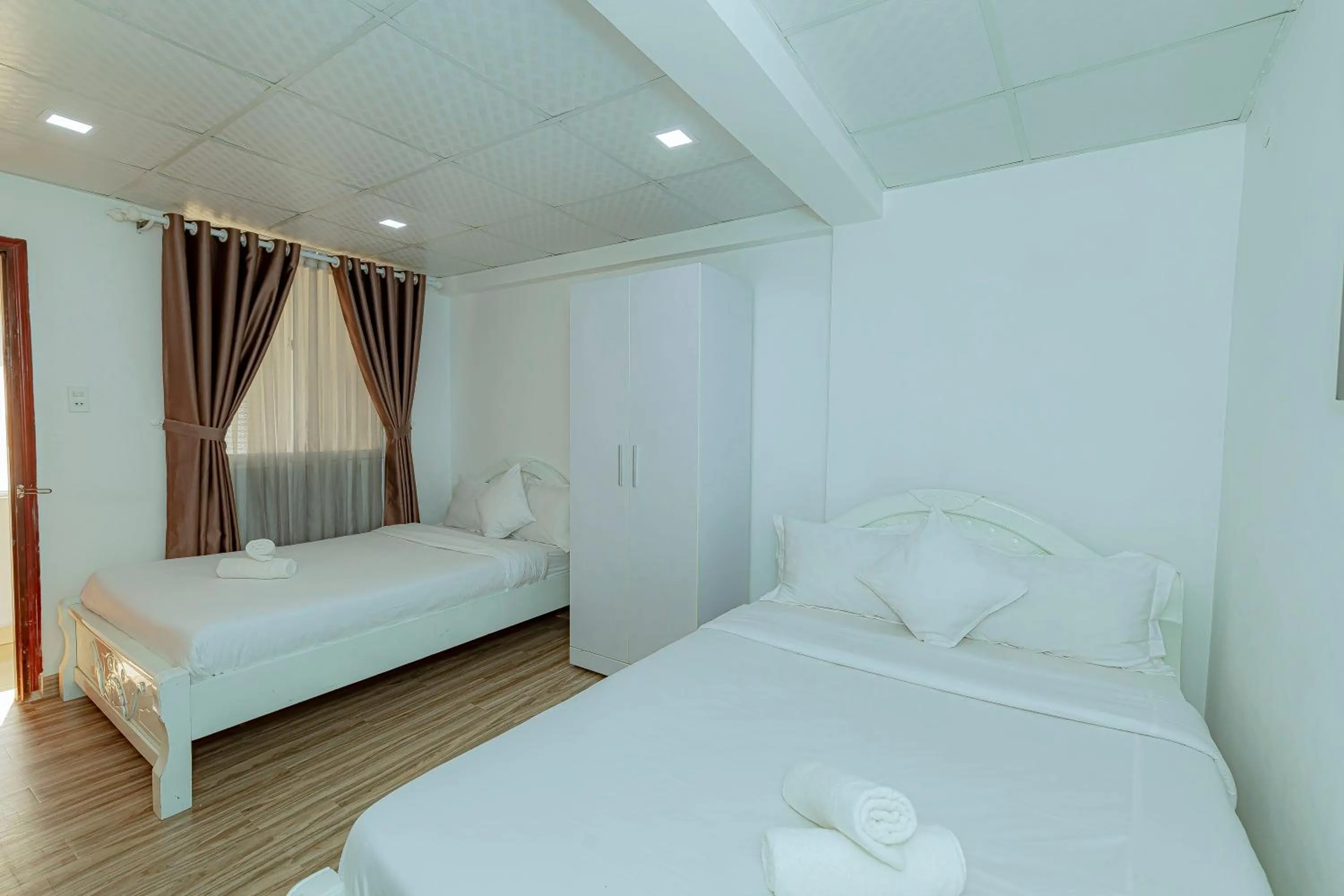 Ken's Backpackers Hotel