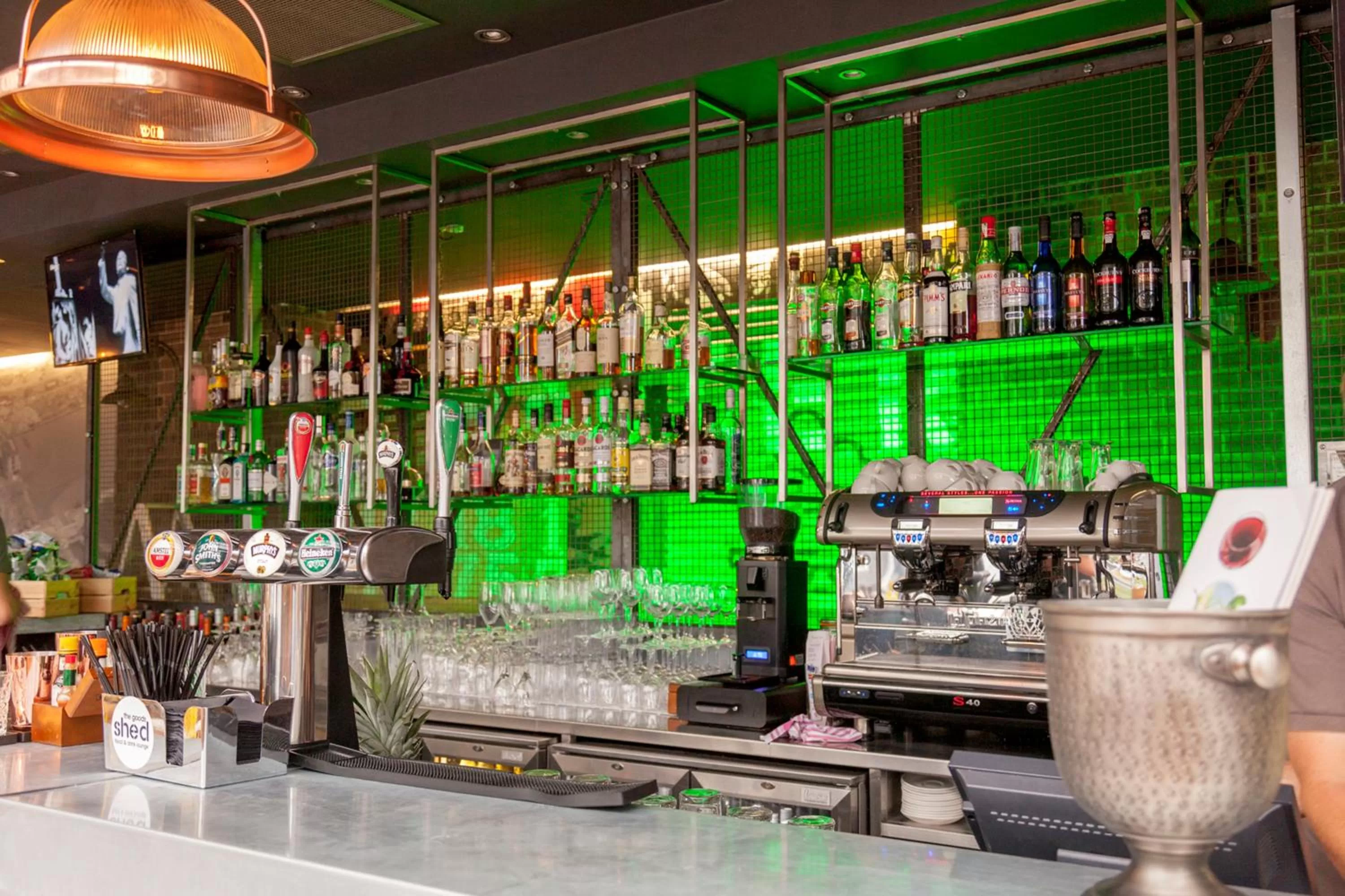 Food and drinks in Novotel Cardiff Centre