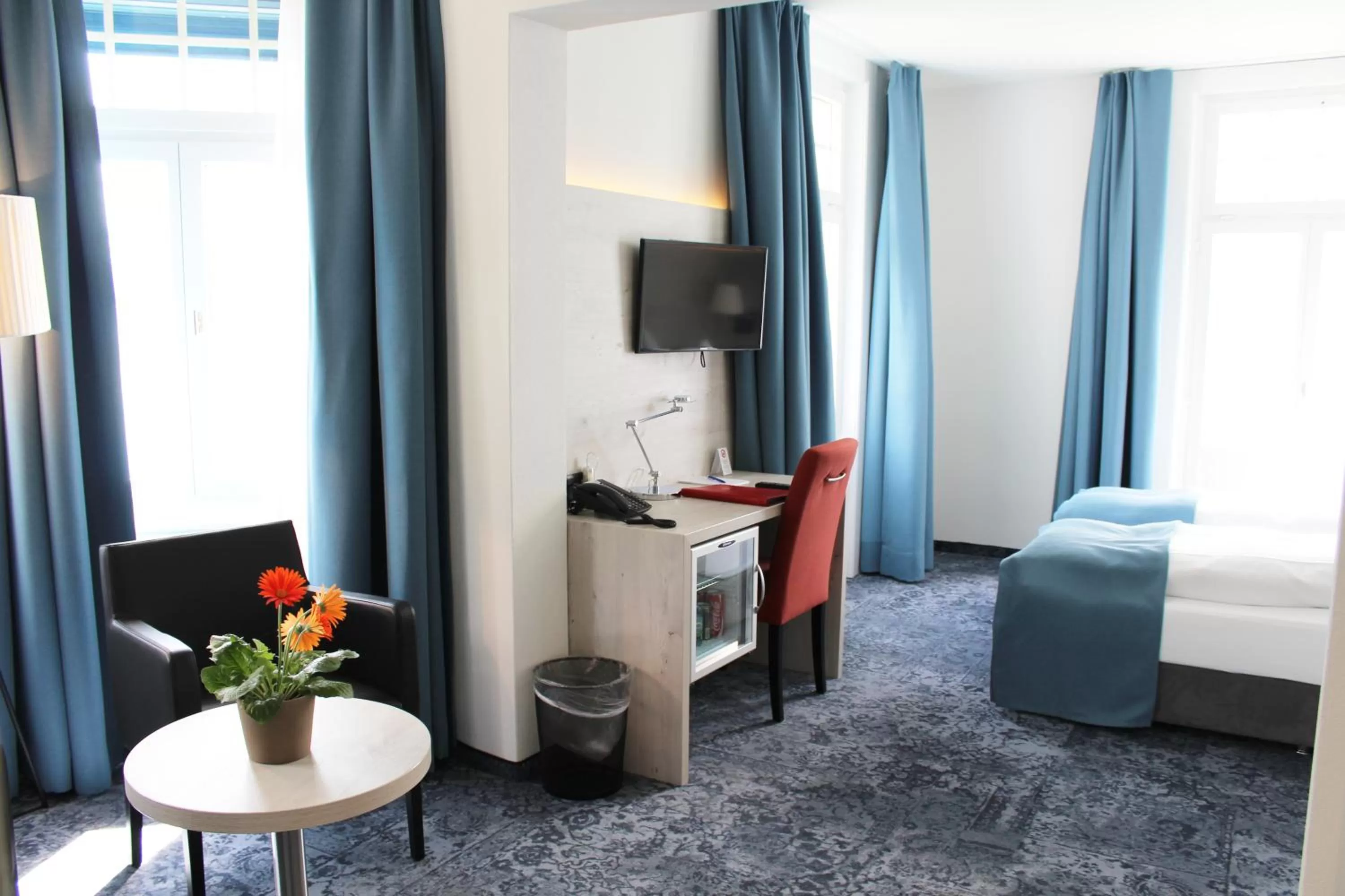 TV and multimedia, Bed in Hotel Restaurant Bellevue au Lac