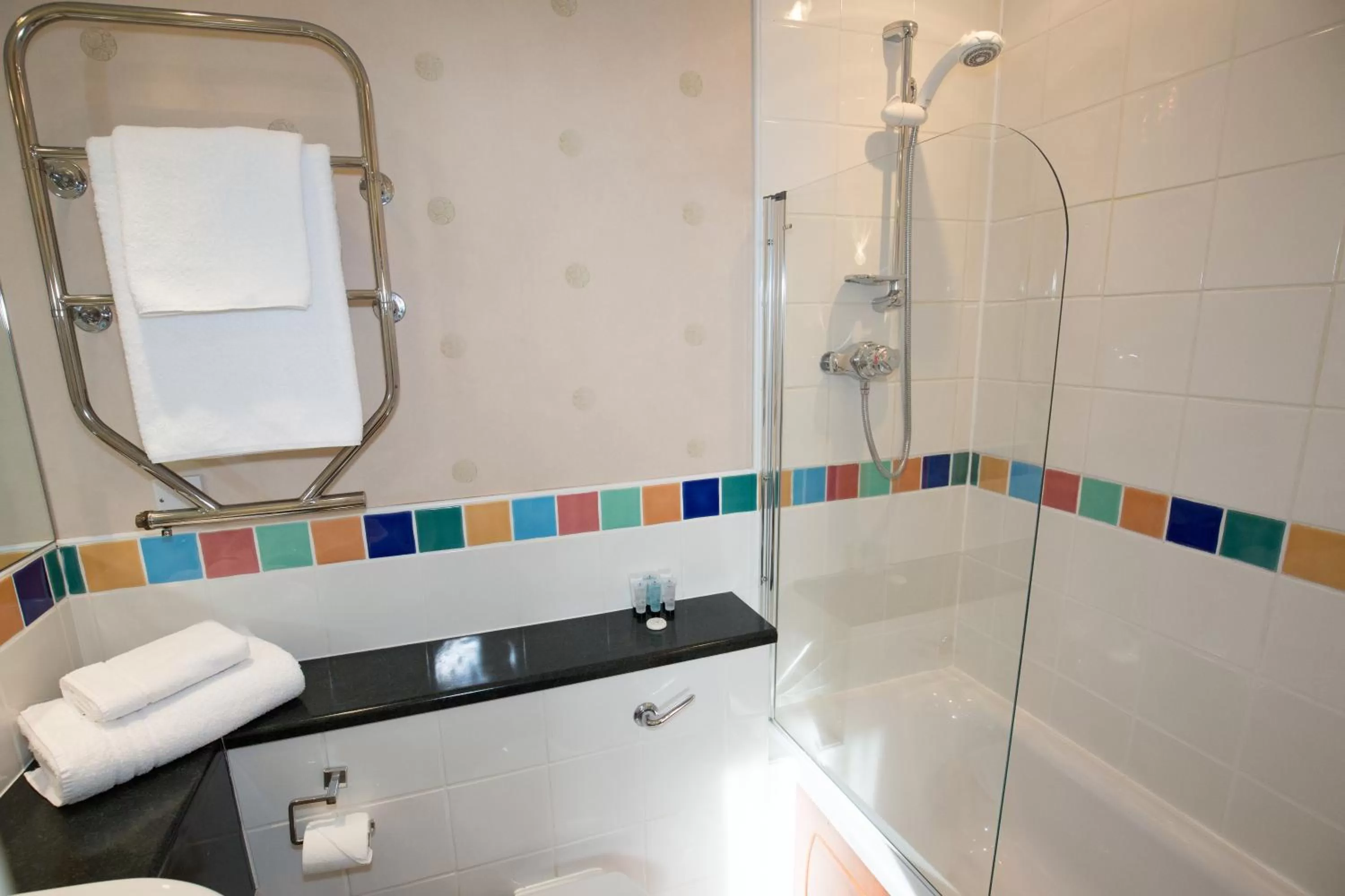 Bathroom in The Peacock Townhouse Hotel Kenilworth - Warwick