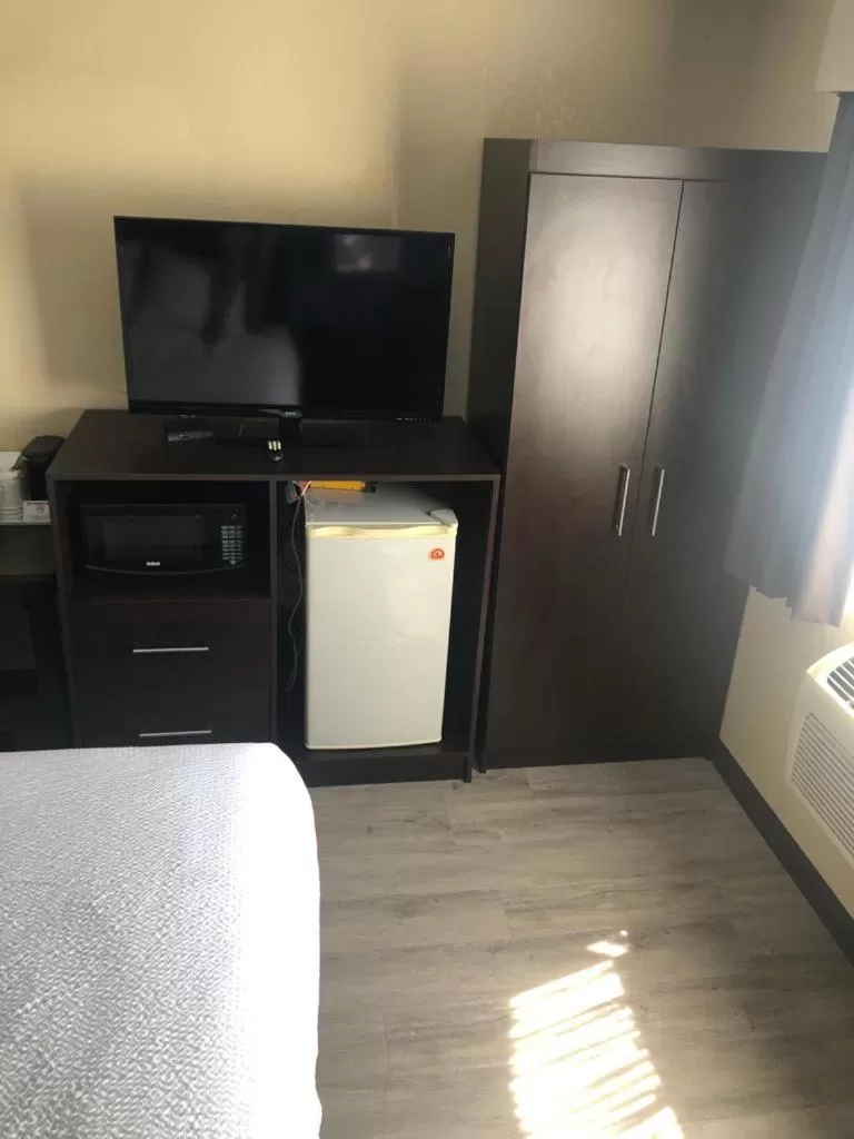 Bed in wallaceburg inn