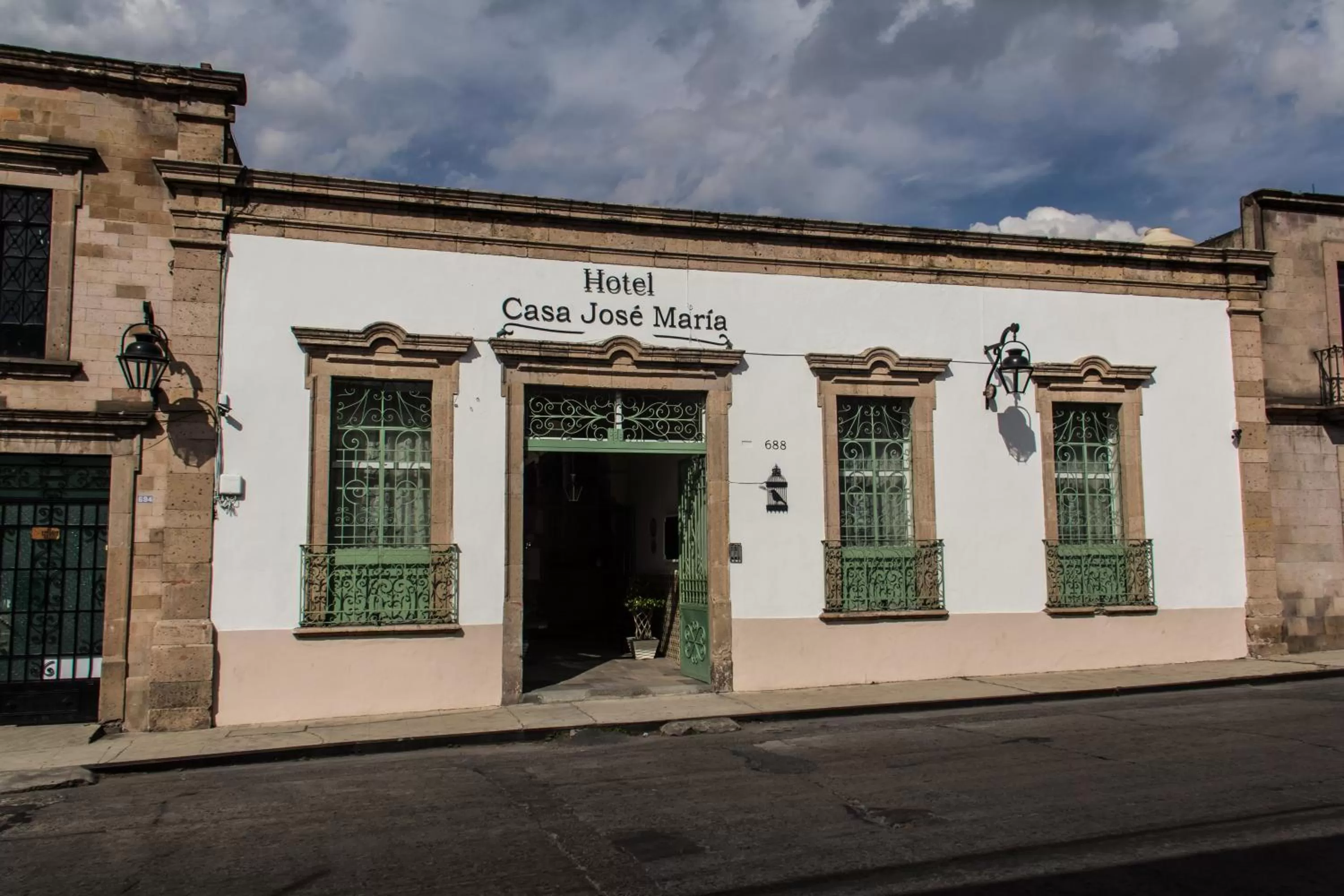 Facade/entrance in Casa Jose Maria