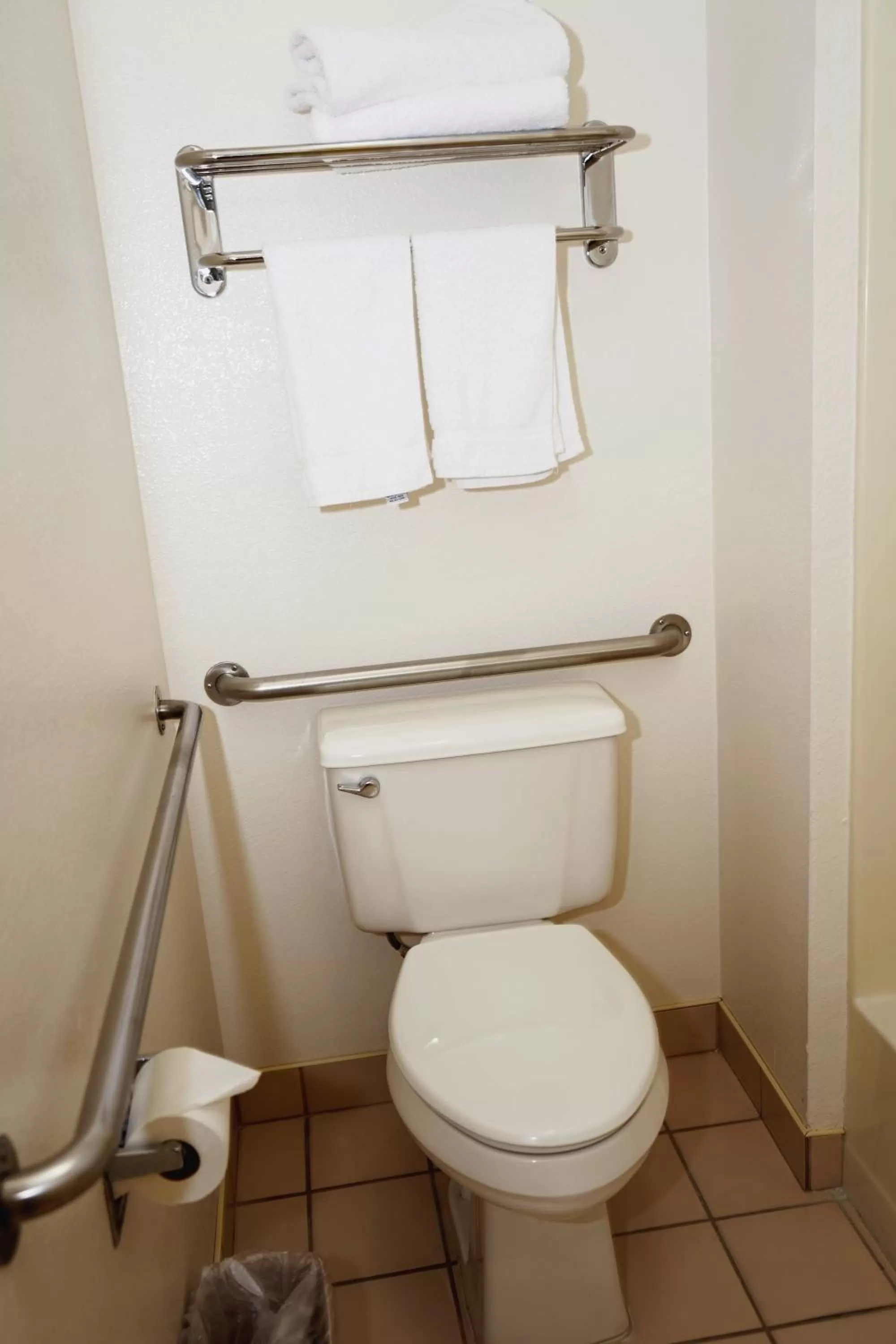 Howard Johnson by Wyndham Salinas