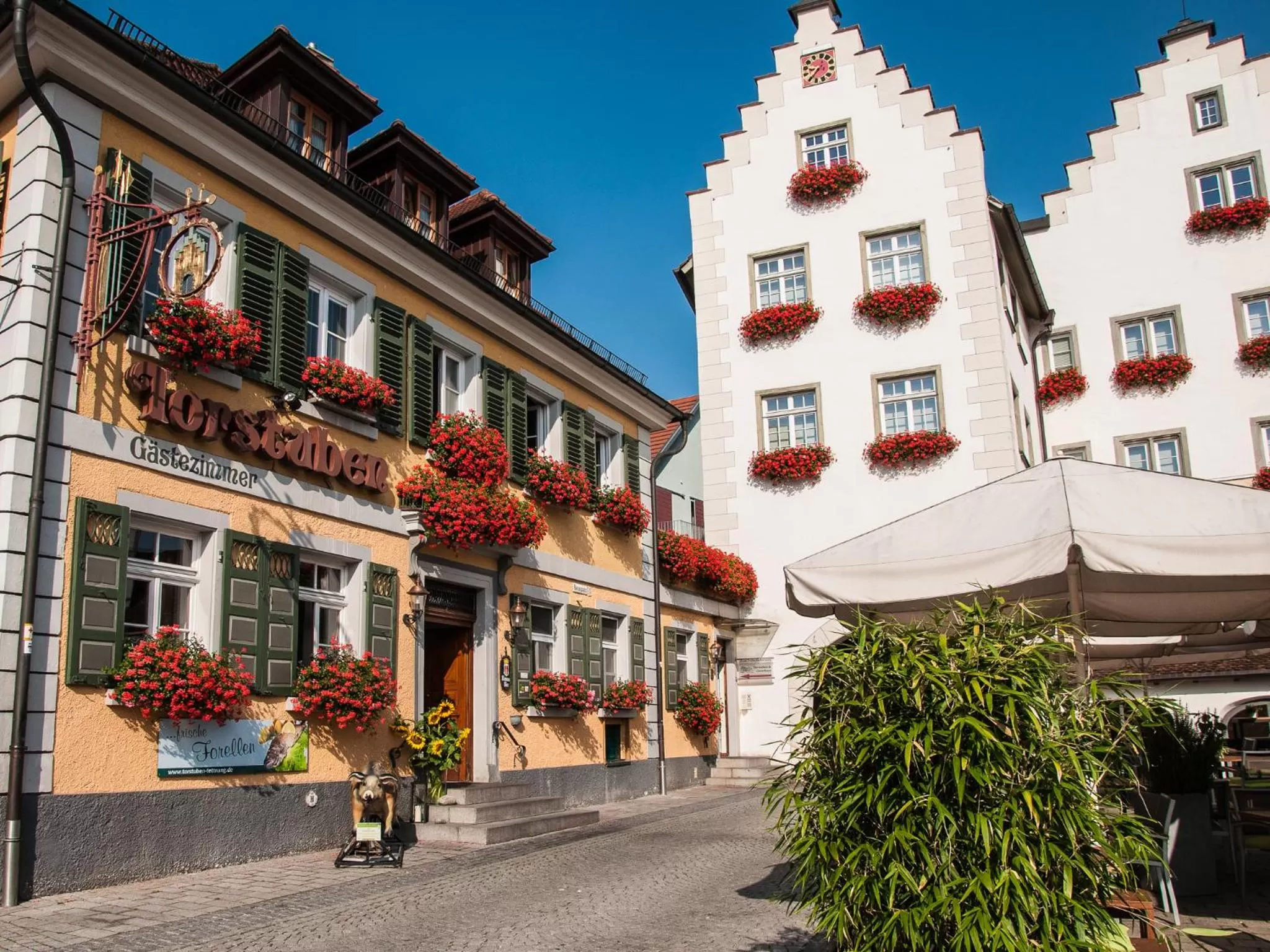 Facade/entrance in Torstuben