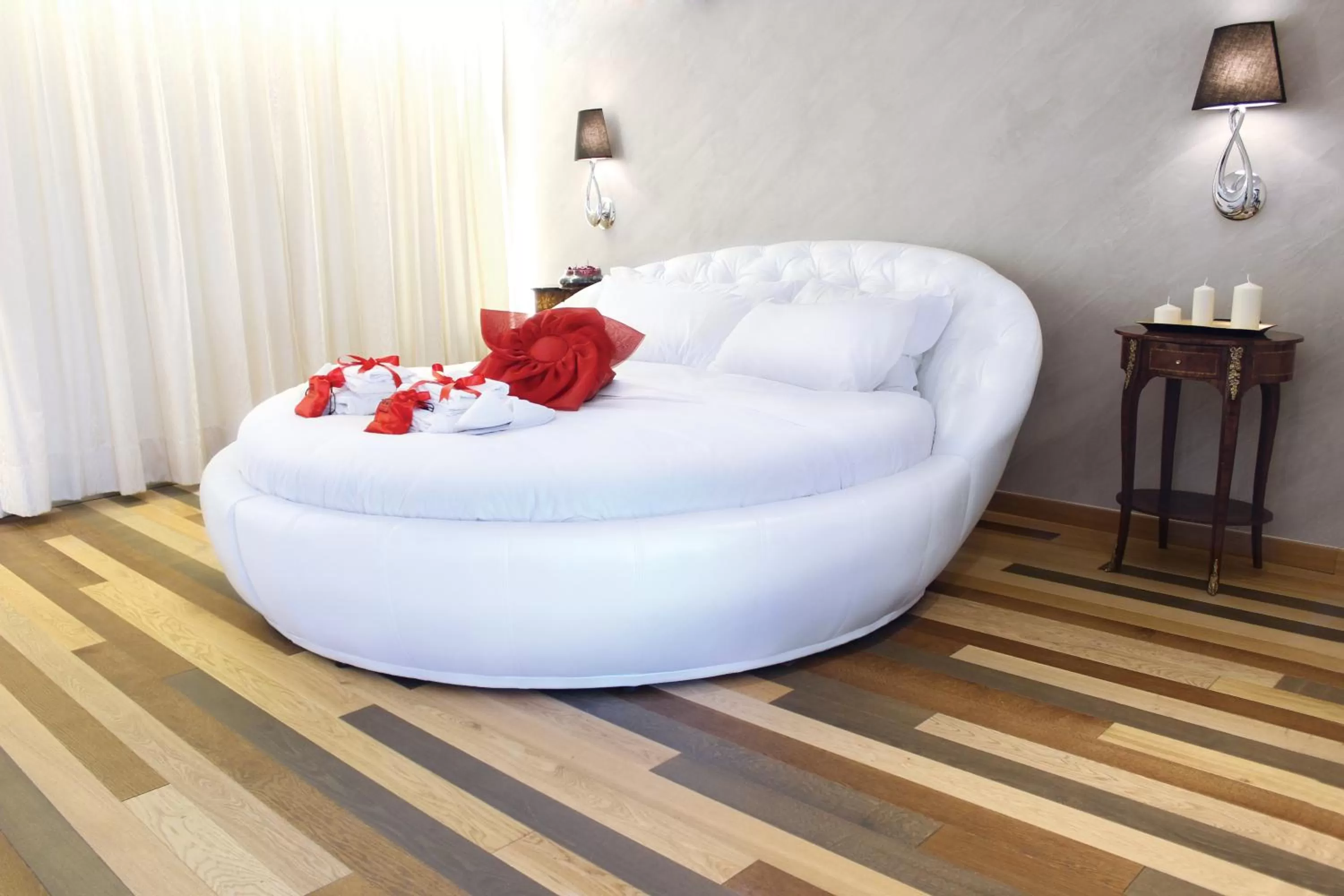 Decorative detail, Bed in Hub Navona