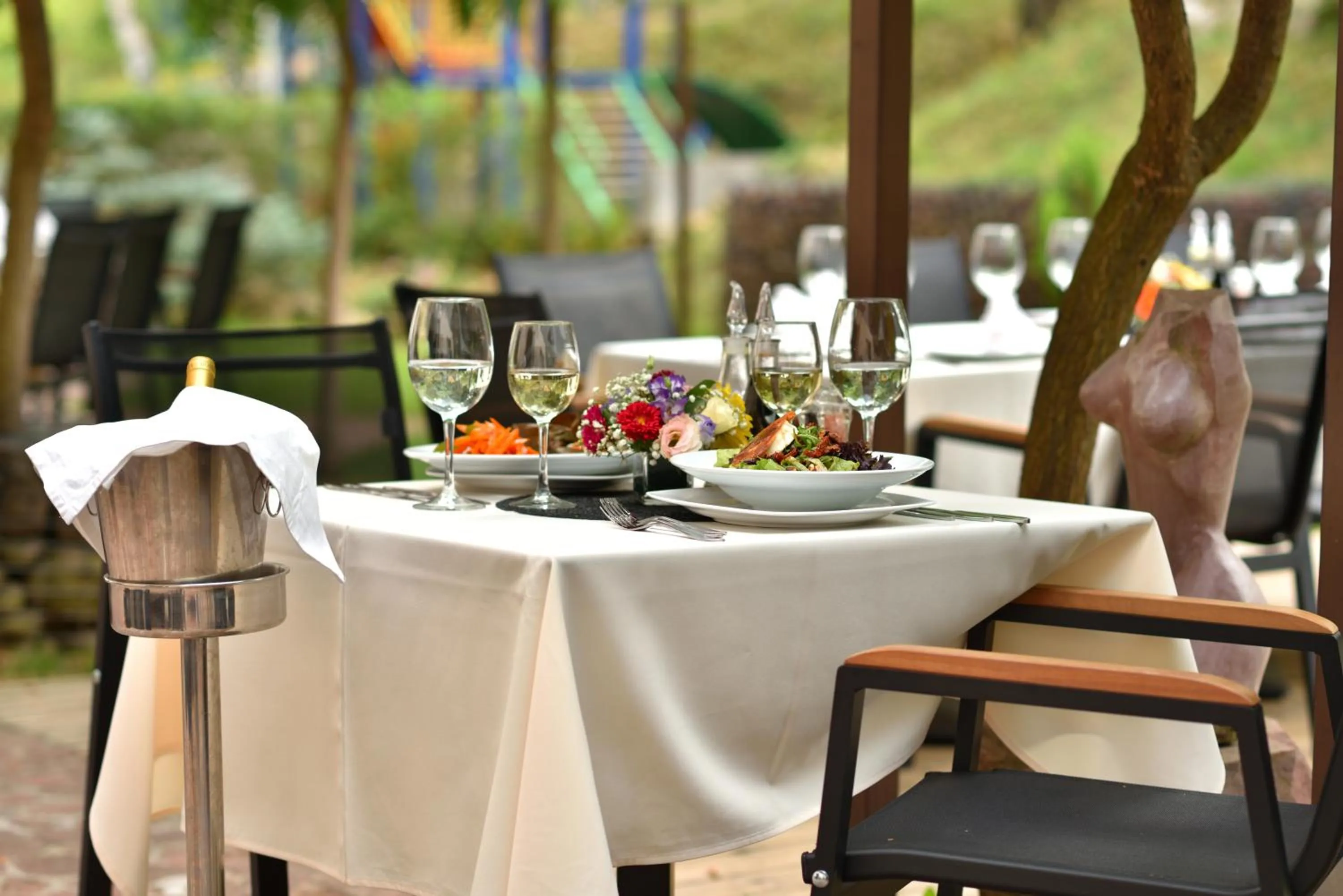 Restaurant/places to eat in Vila 6aTo Hotel & Wellnes