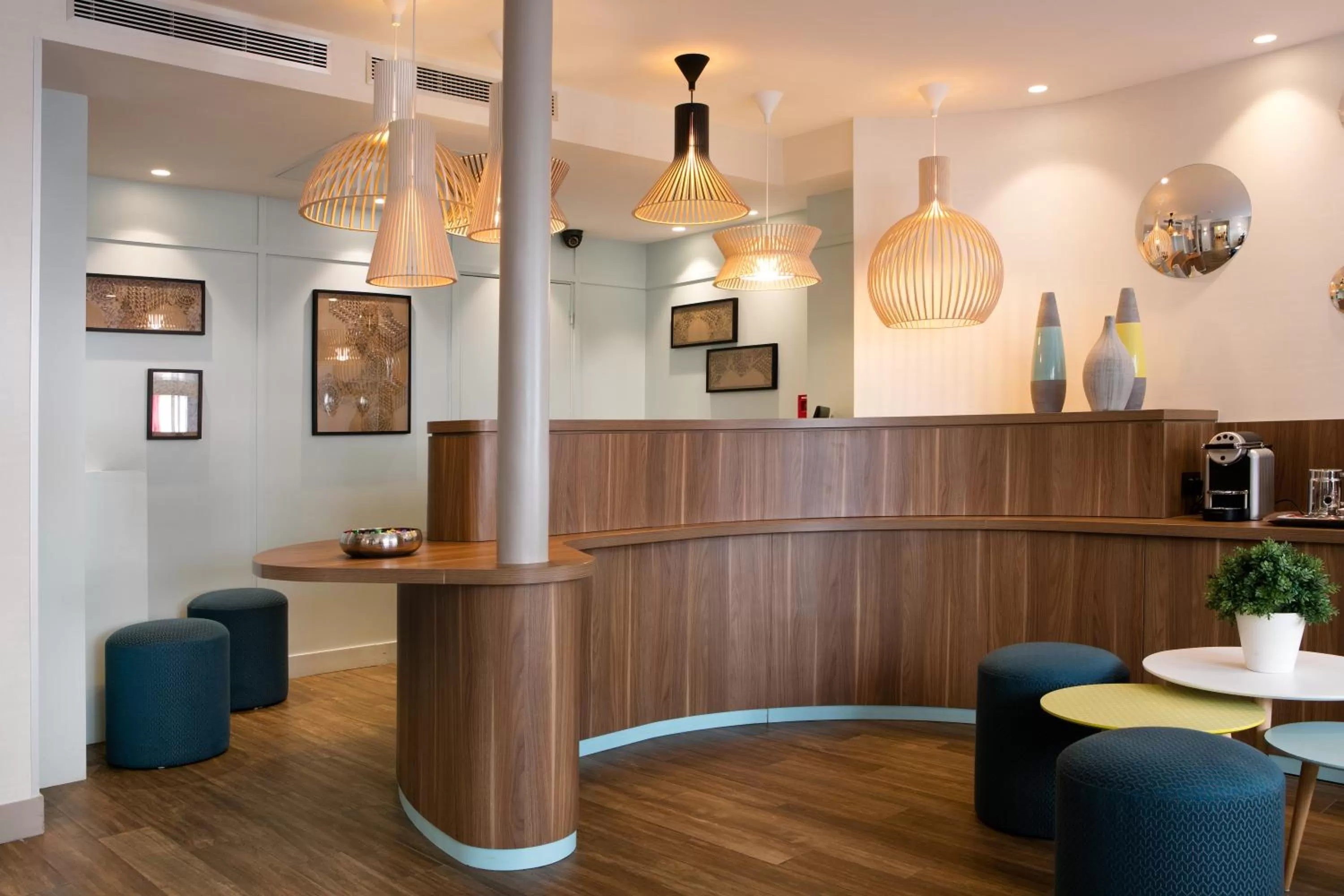 Lobby or reception in Hotel des Nations Saint Germain