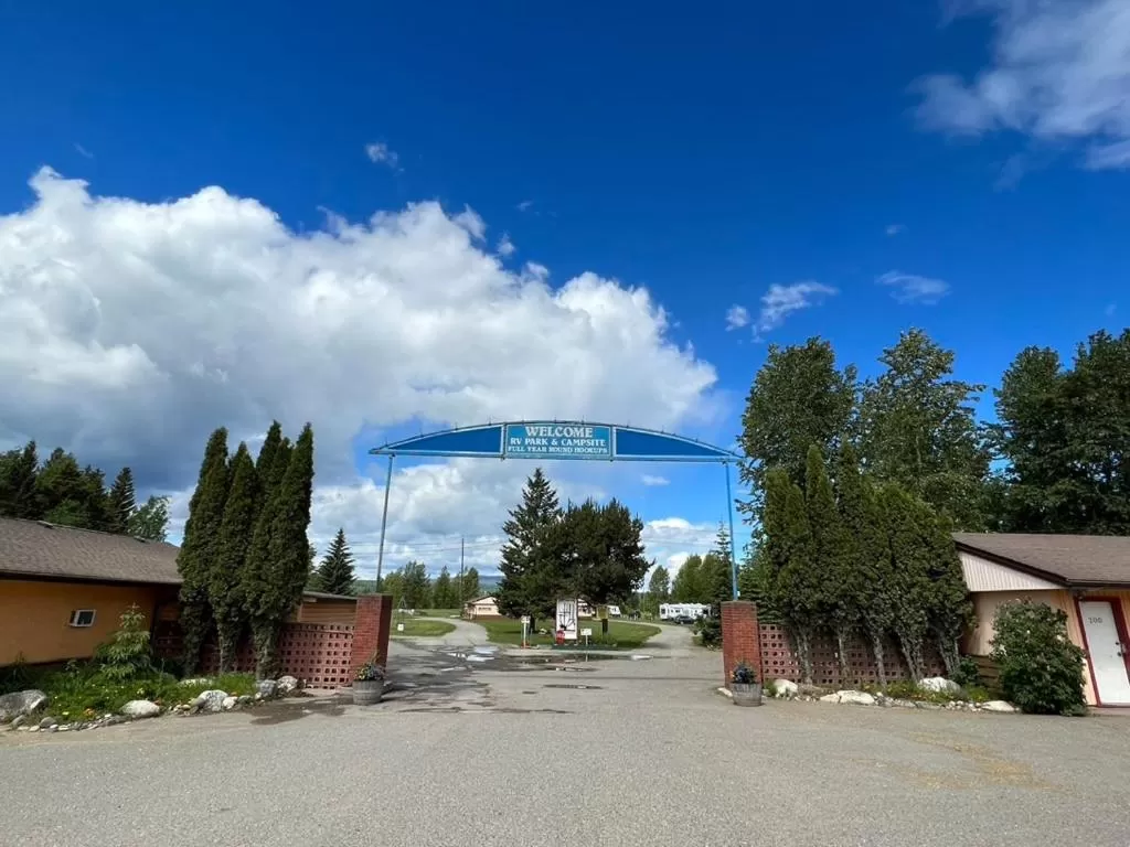 Property building in Airport Inn