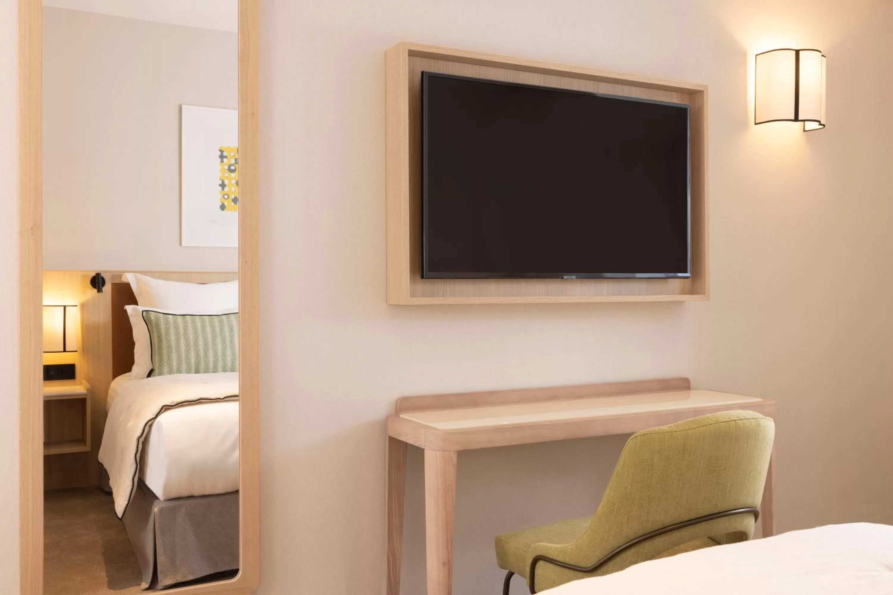 Bedroom, Bed in Hotel Duminy-Vendome