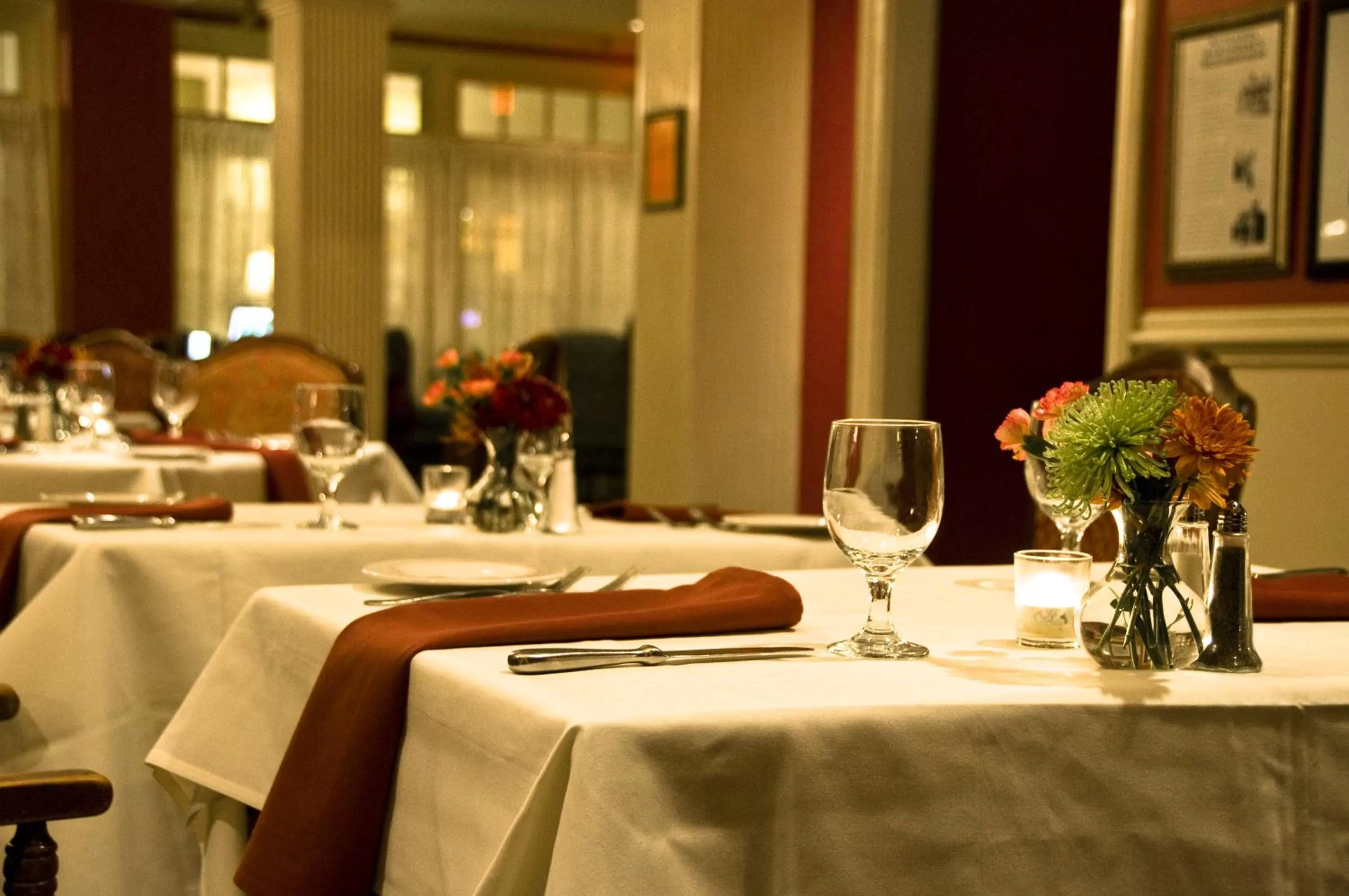 Restaurant/places to eat in Hawthorne Hotel