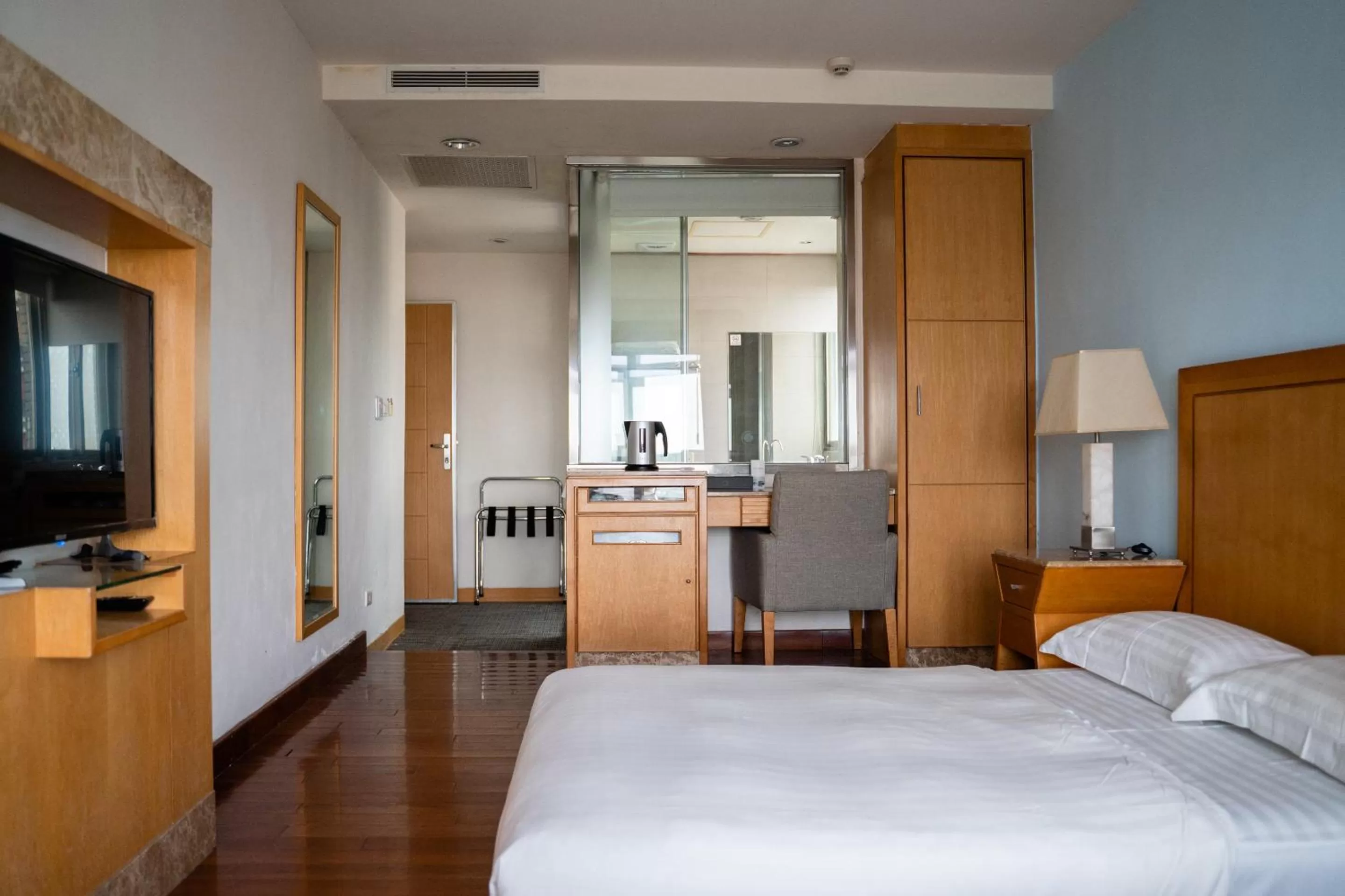 Photo of the whole room, Bed in Ocean Hotel Hualien